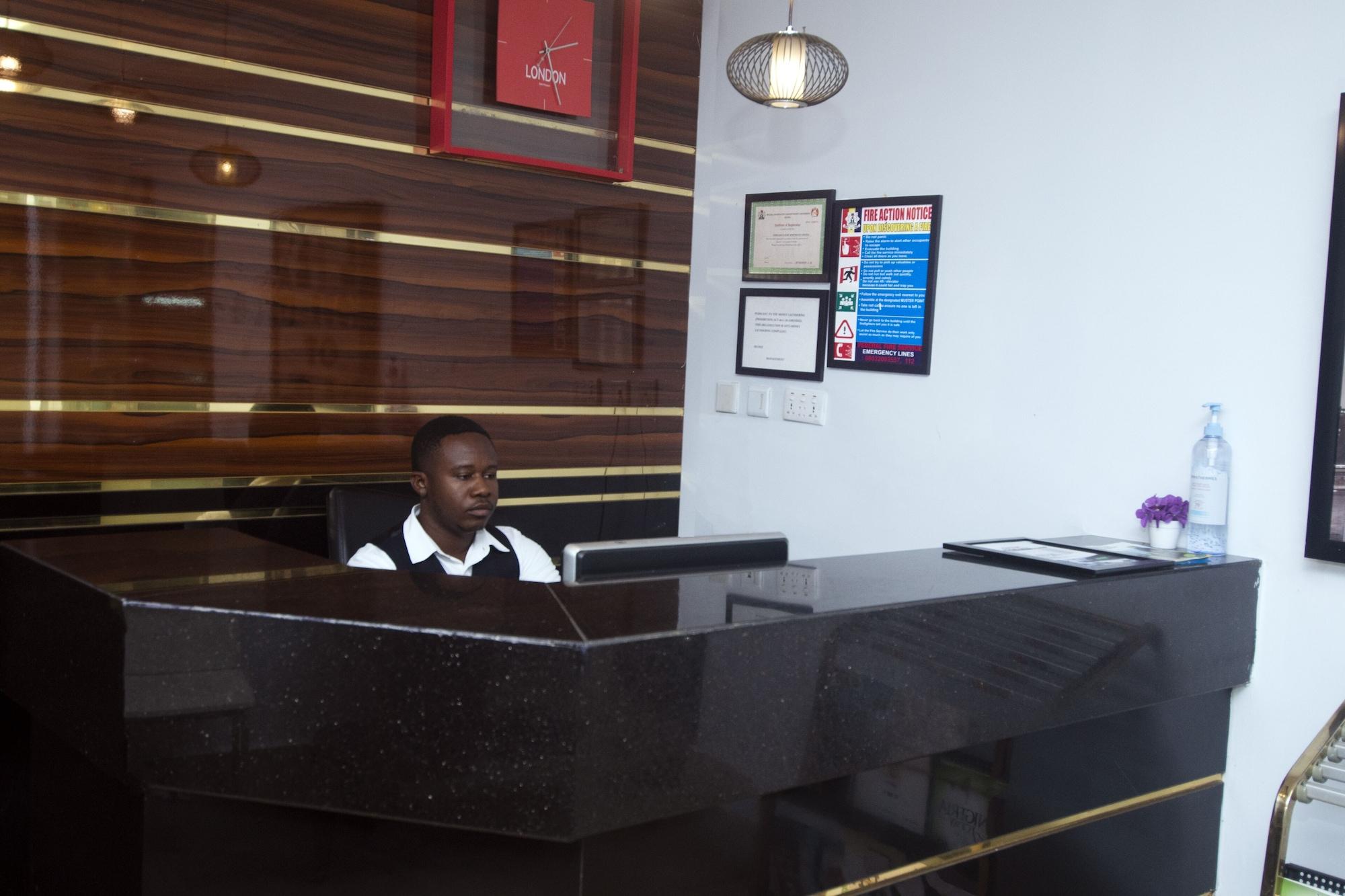 Vista Lobby Newland Luxury Apartments