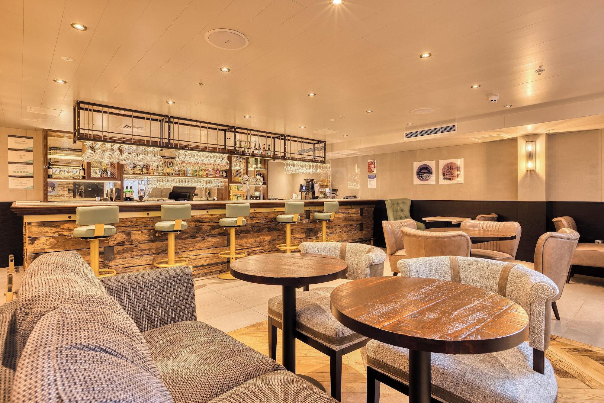 Restaurant Hub By Premier Inn London - Soho
