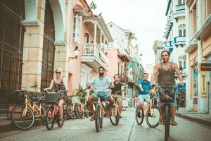 Alojamiento - The Clock Hostel And Suites