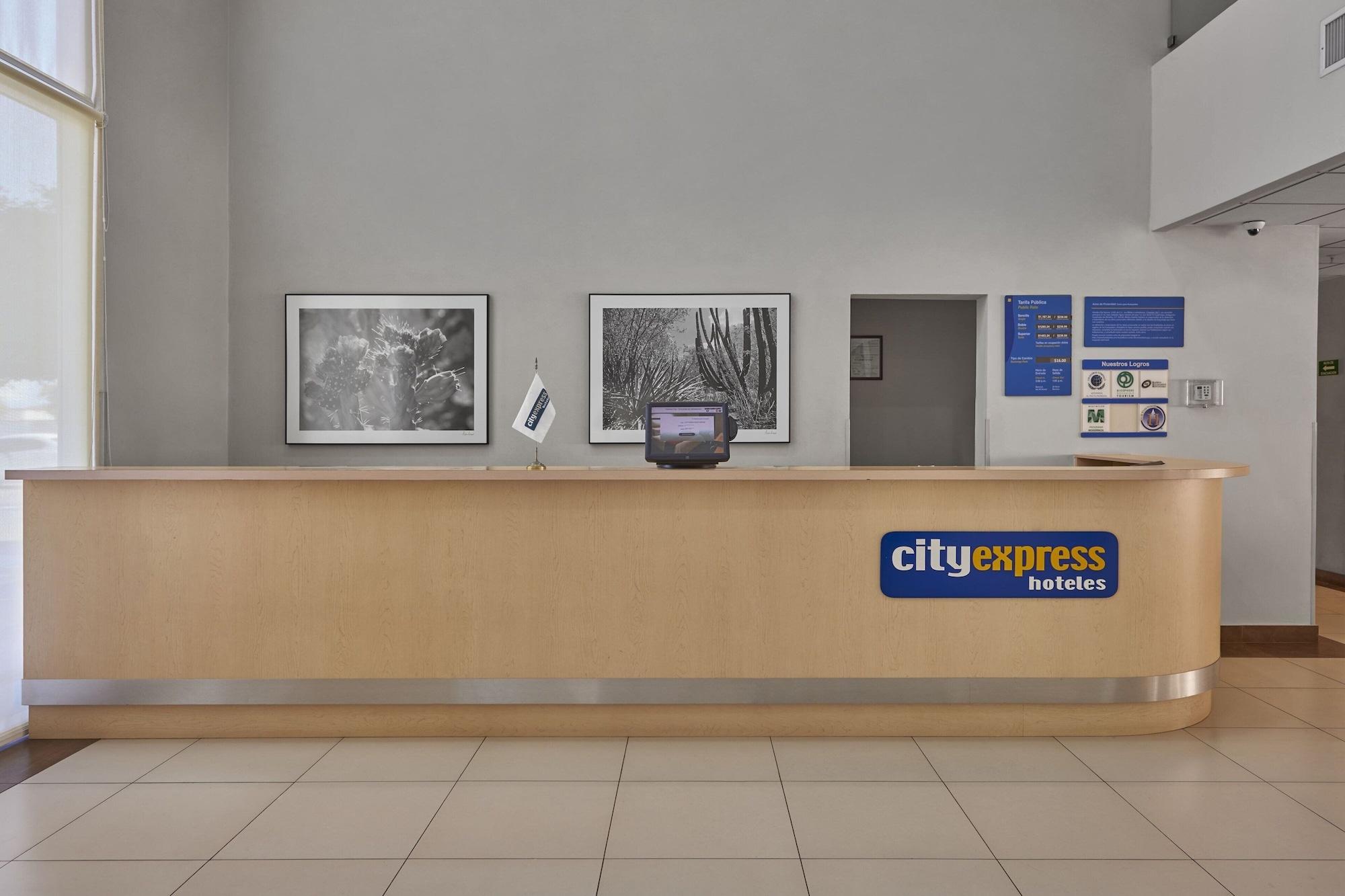 Vista Lobby City Express by Marriott Zacatecas