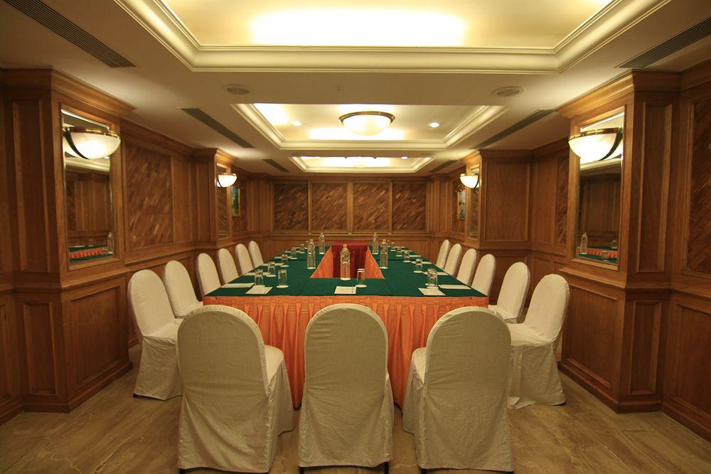 Sala de Reuniones Westway Hotel Calicut