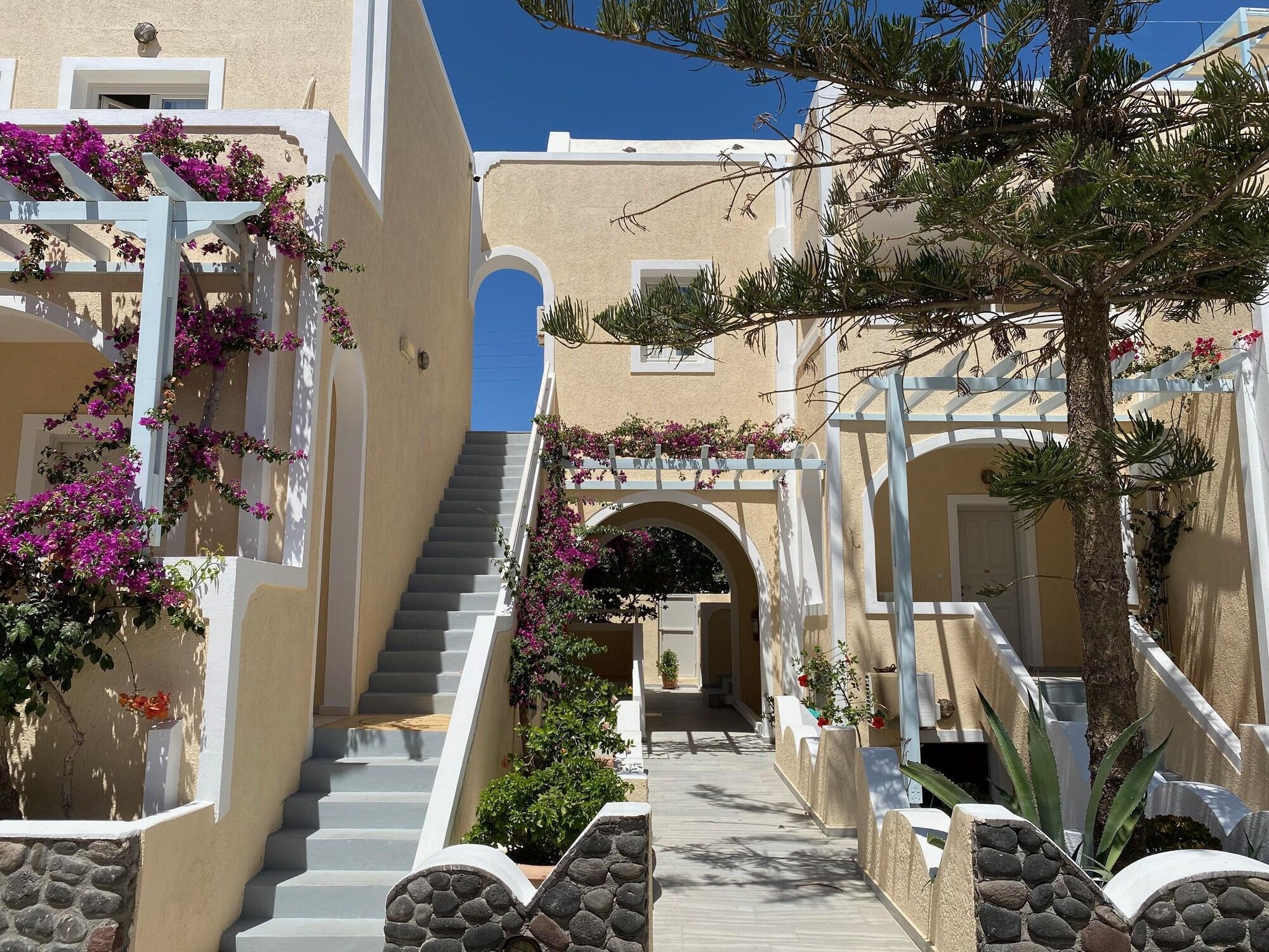 Vista Exterior Dioskouri Art Villas