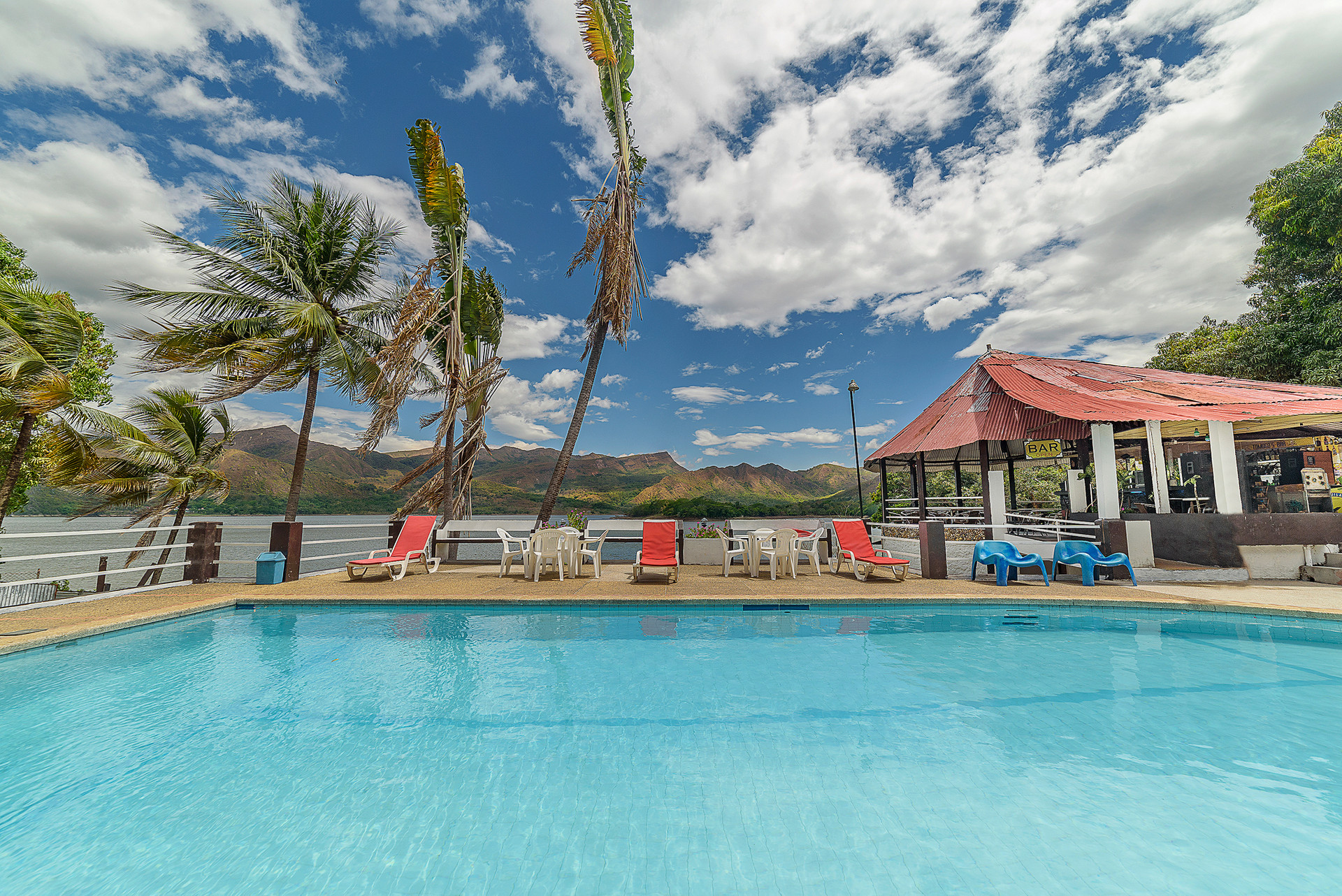 Vista Piscina Hotel Sol de Tomogo