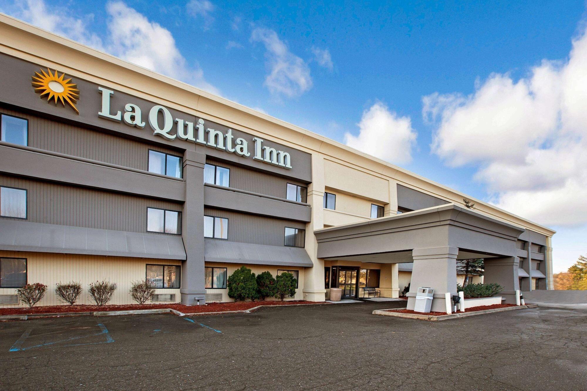 Vista Exterior La Quinta Inn by Wyndham Detroit Canton
