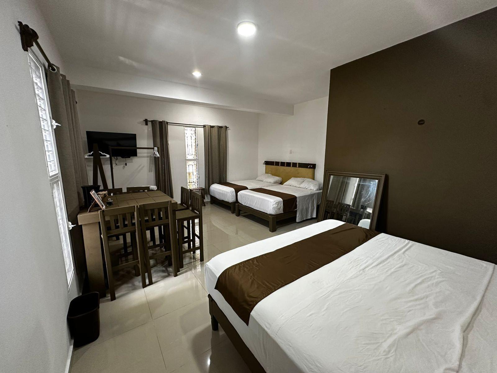 Varios White Sand Playa