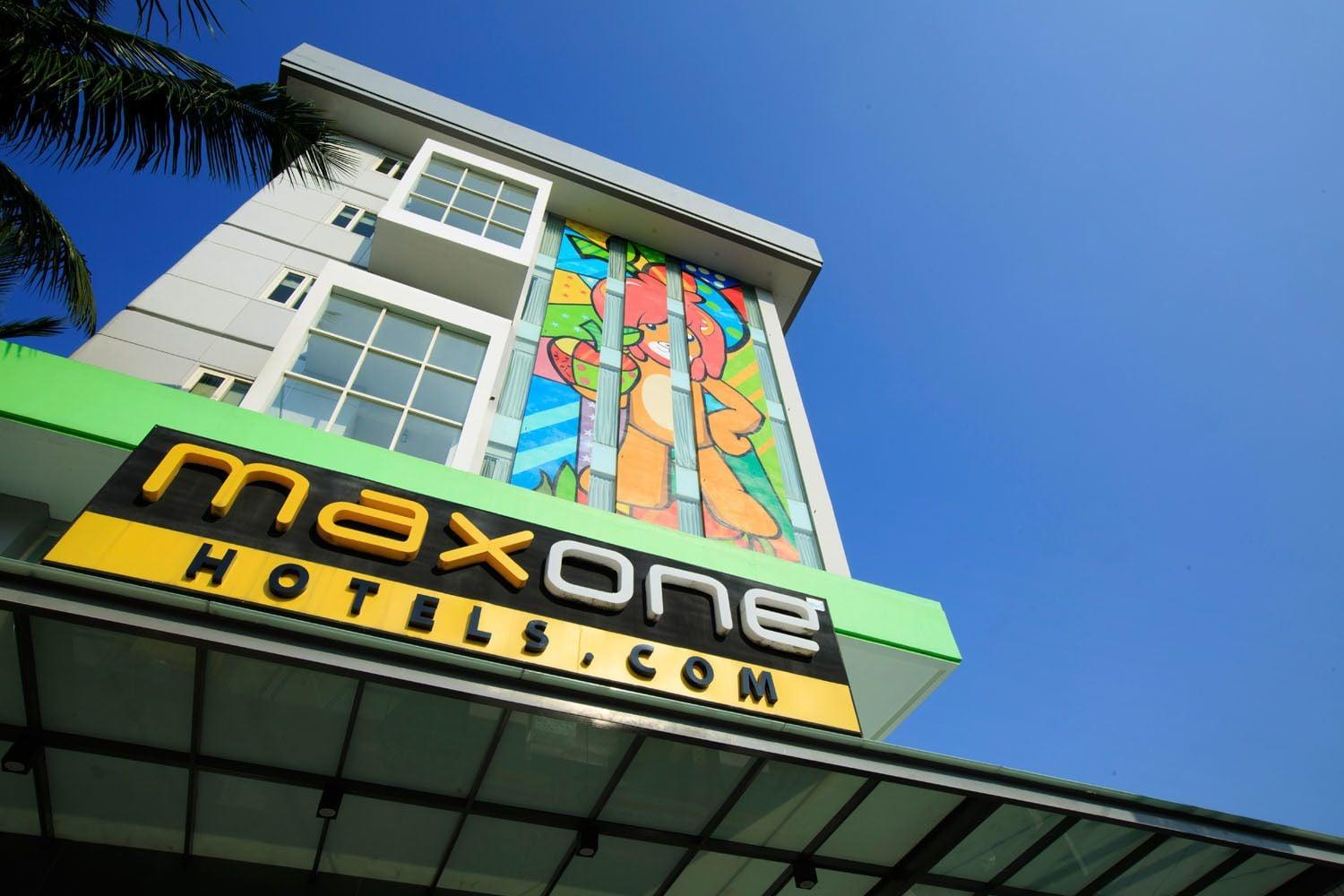 Vista Exterior Maxone Hotels at Malang