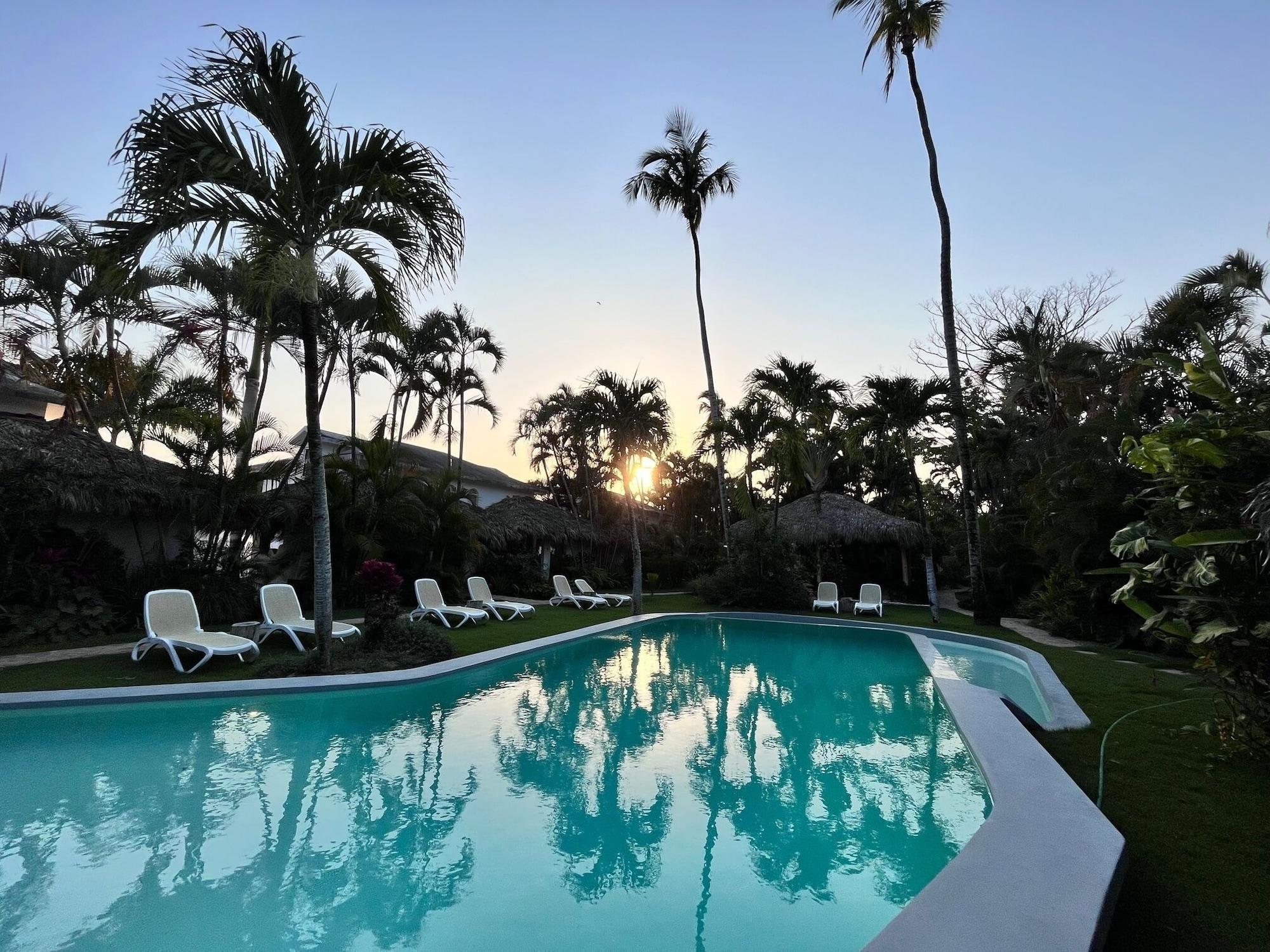 Vista Exterior Hotel La Tortuga