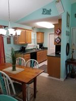 Alquiler Vacacional - Private Pup  Fenced Yard, Huge screen porch, Beautiful House!