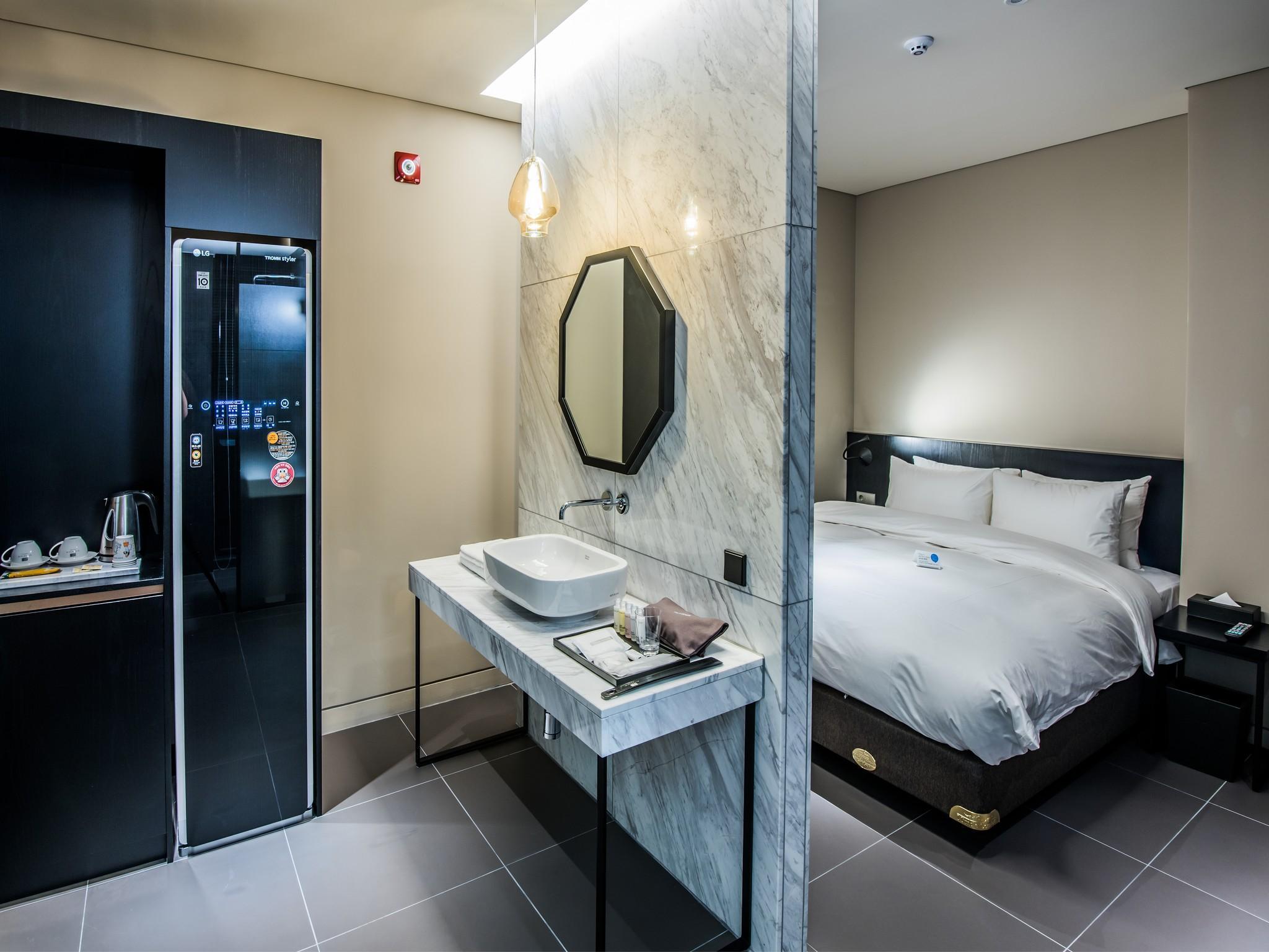 Vista Exterior Rivertain Hotel