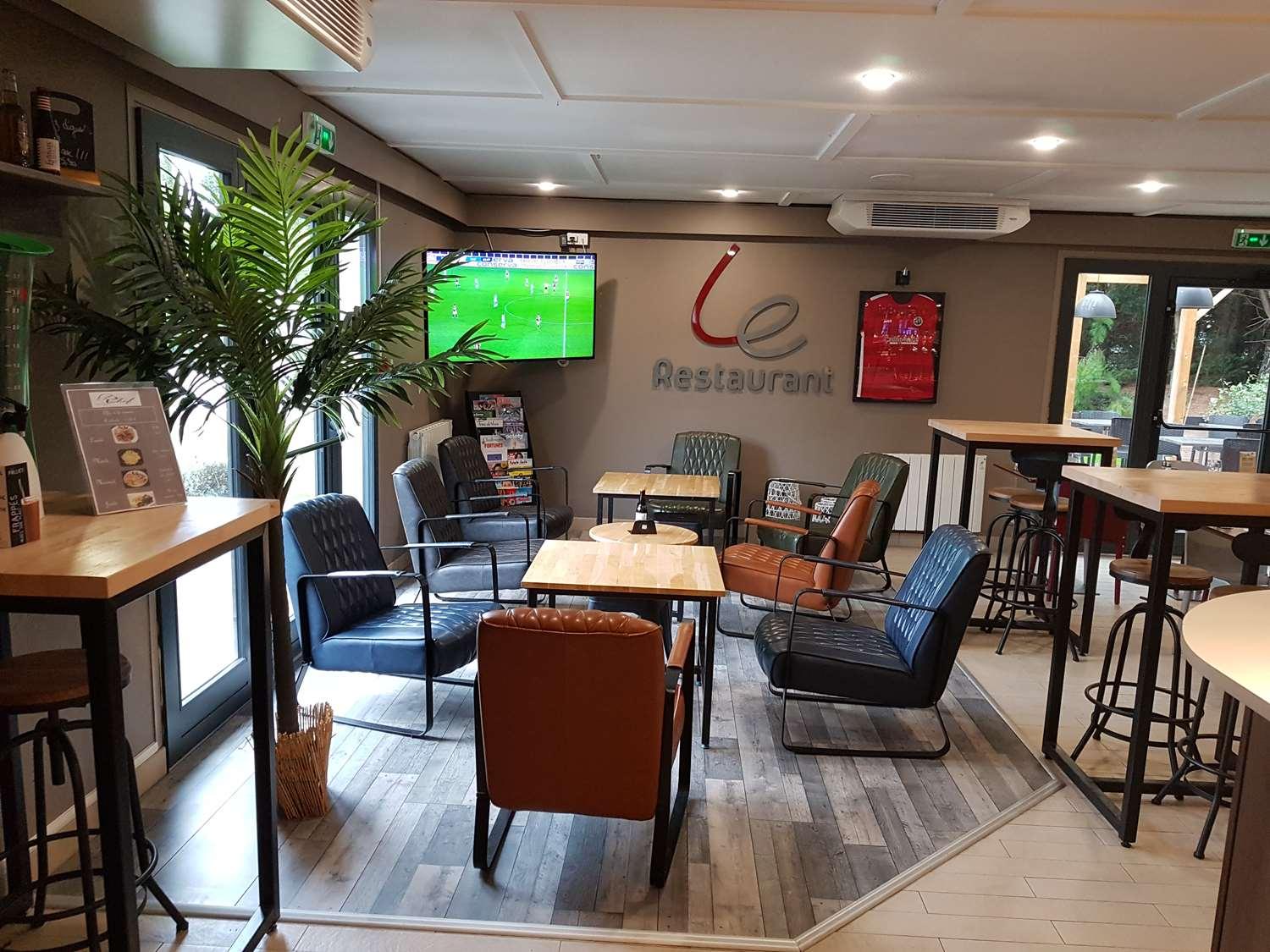 Bar/Salón Campanile Bethune Fouquieres