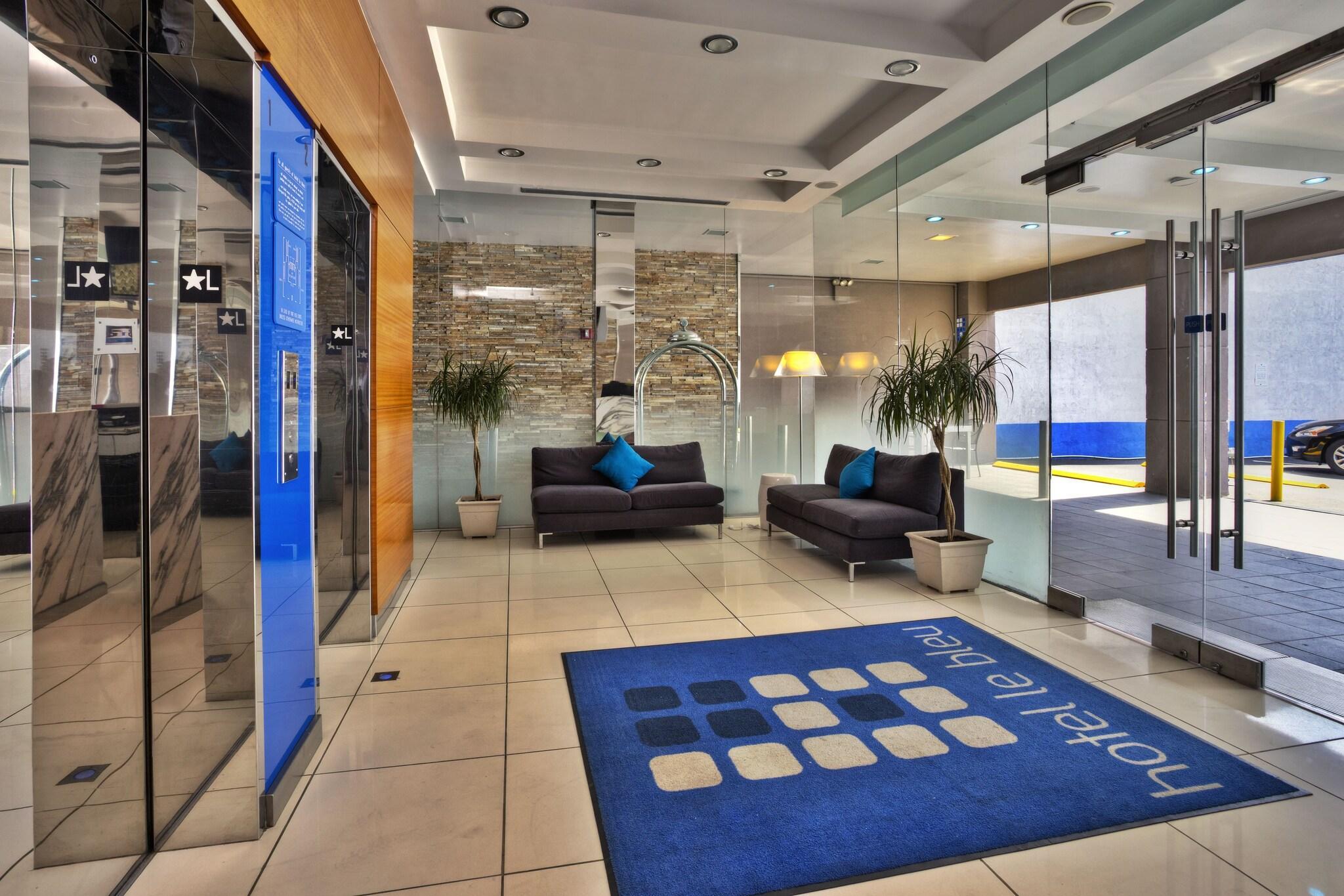 Vista Lobby Hotel Le Bleu