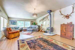 Alquiler Vacacional - 11 Acres of Adventure! Woodsy Mead Stay w/ Trails