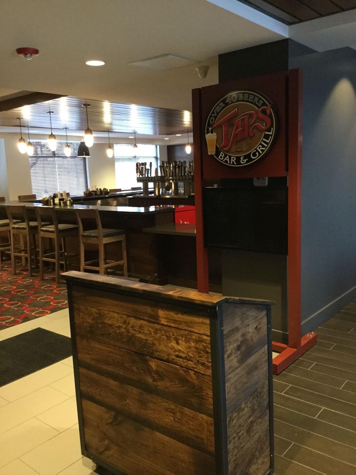 Restaurant Radisson Hotel Detroit Metro Airport