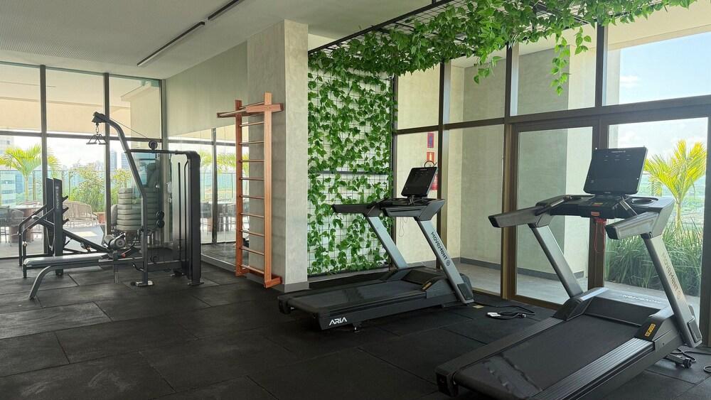 Gimnasio Silo 215 Moinho por YOLO