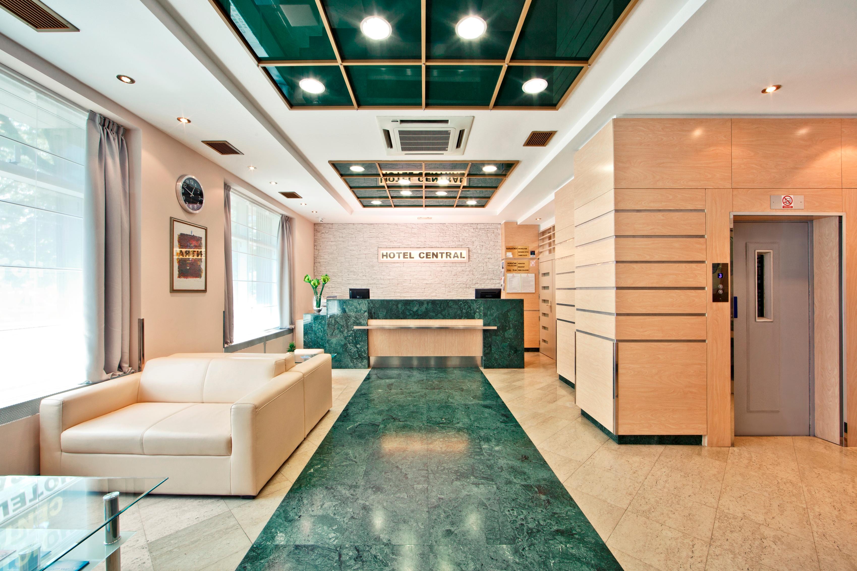 Vista Lobby Hotel Central