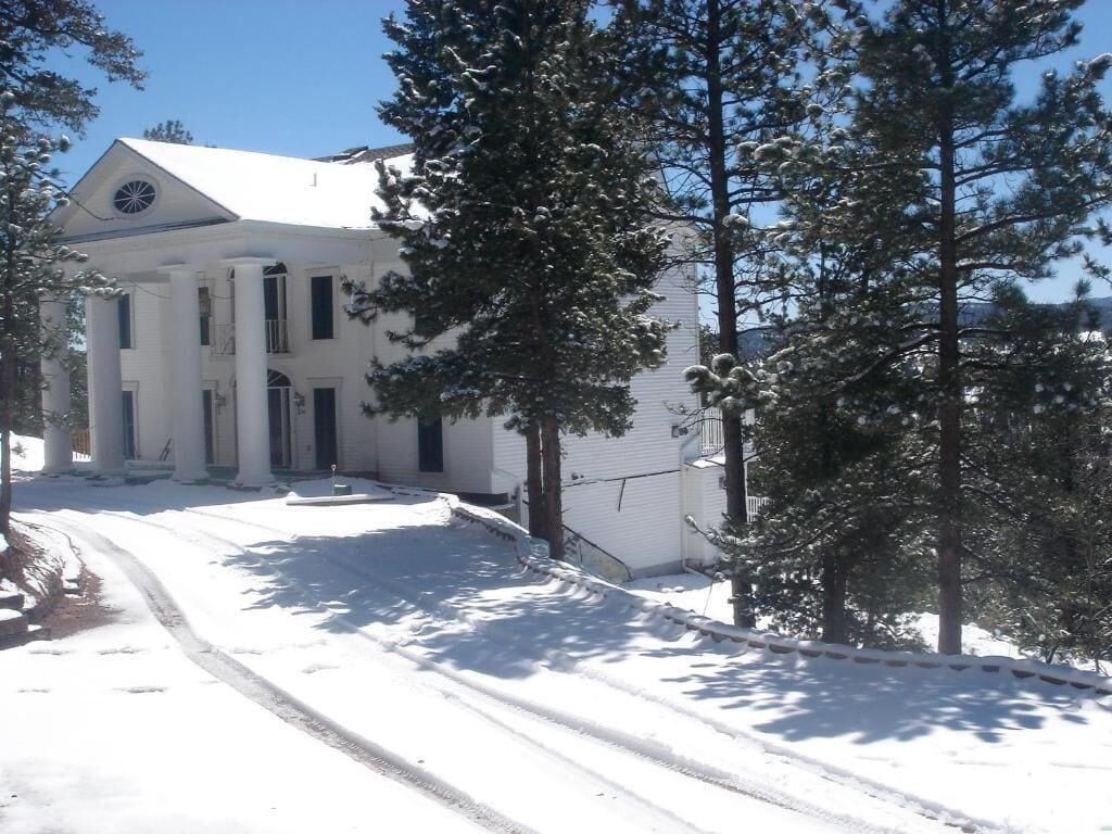 Vista Exterior Pikes Peak Paradise Bed and Breakfast