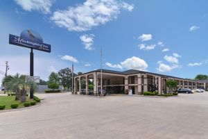 Alojamiento - Mockingbird Inn & Suites