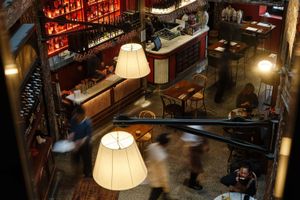 Paquete - Hotel Woolstore 1888, Sydney - Handwritten Collection