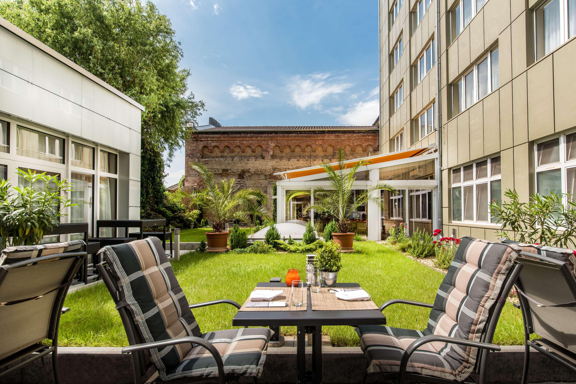 Vista Exterior Best Western Plus Delta Park Hotel