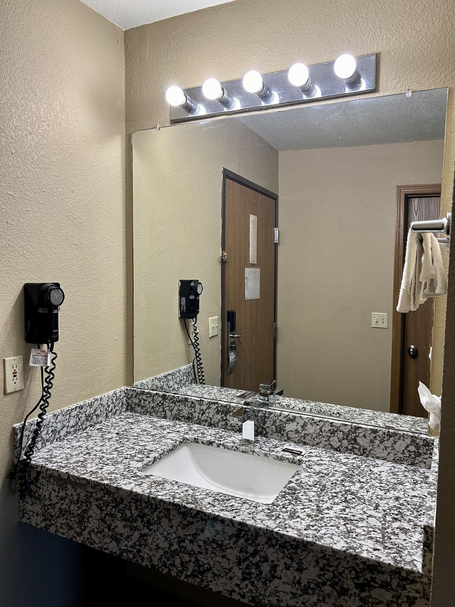 Equipamiento de Habitación Super 8 by Wyndham Platte City Kansas City Area Airport