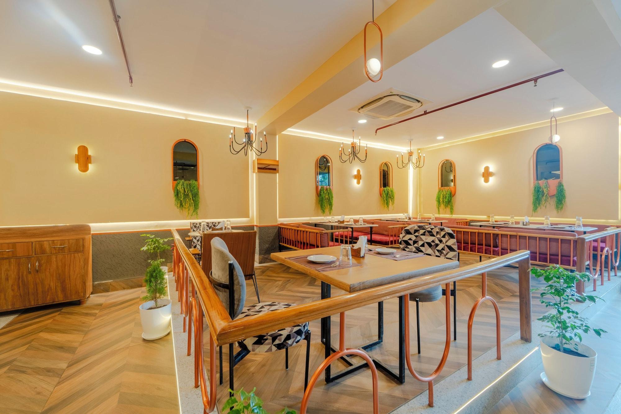 Restaurant Treebo Shivam Inn Near Singapore Mall