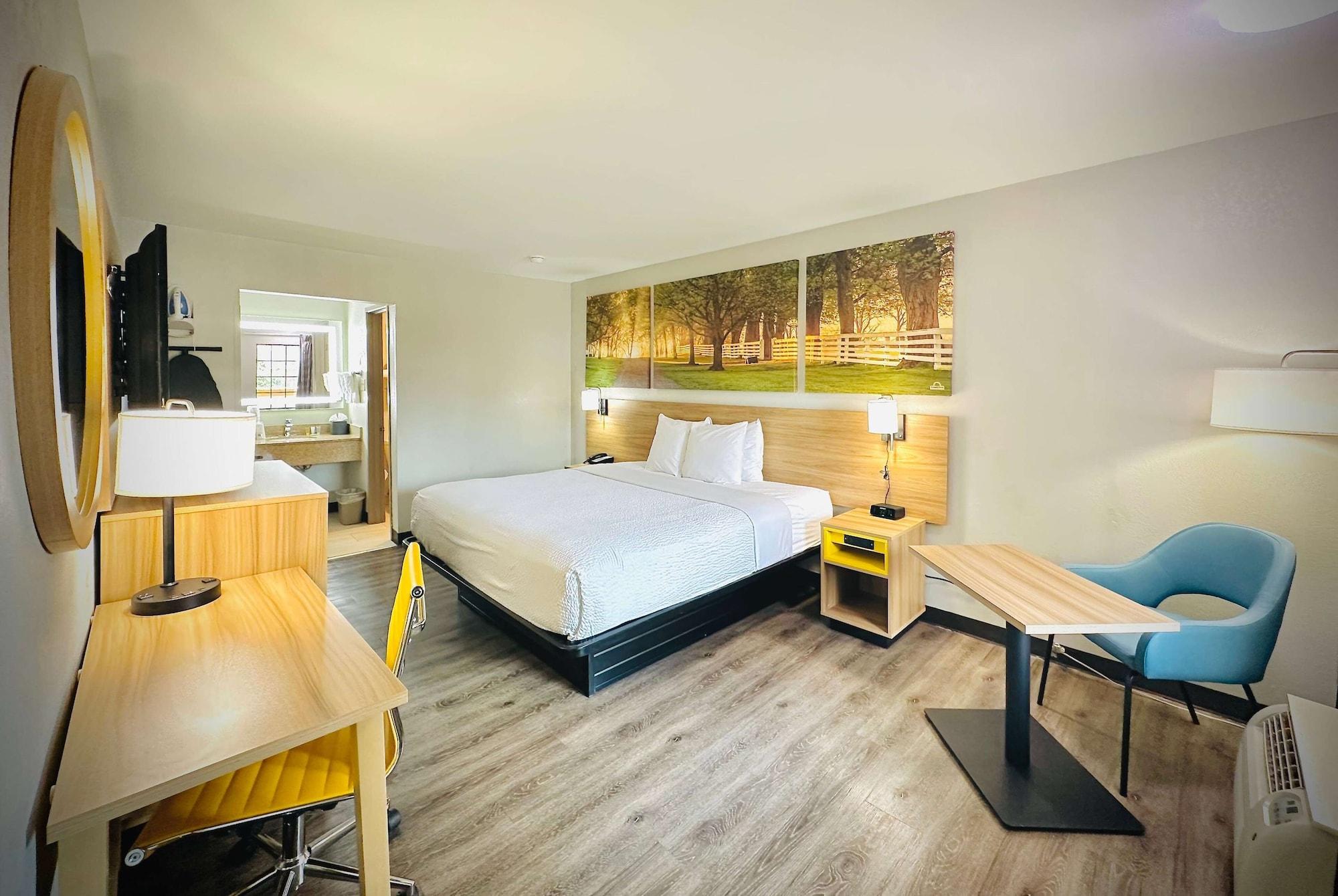 Varios Days Inn by Wyndham WestEnd Alexandria,VA Washington DC Area