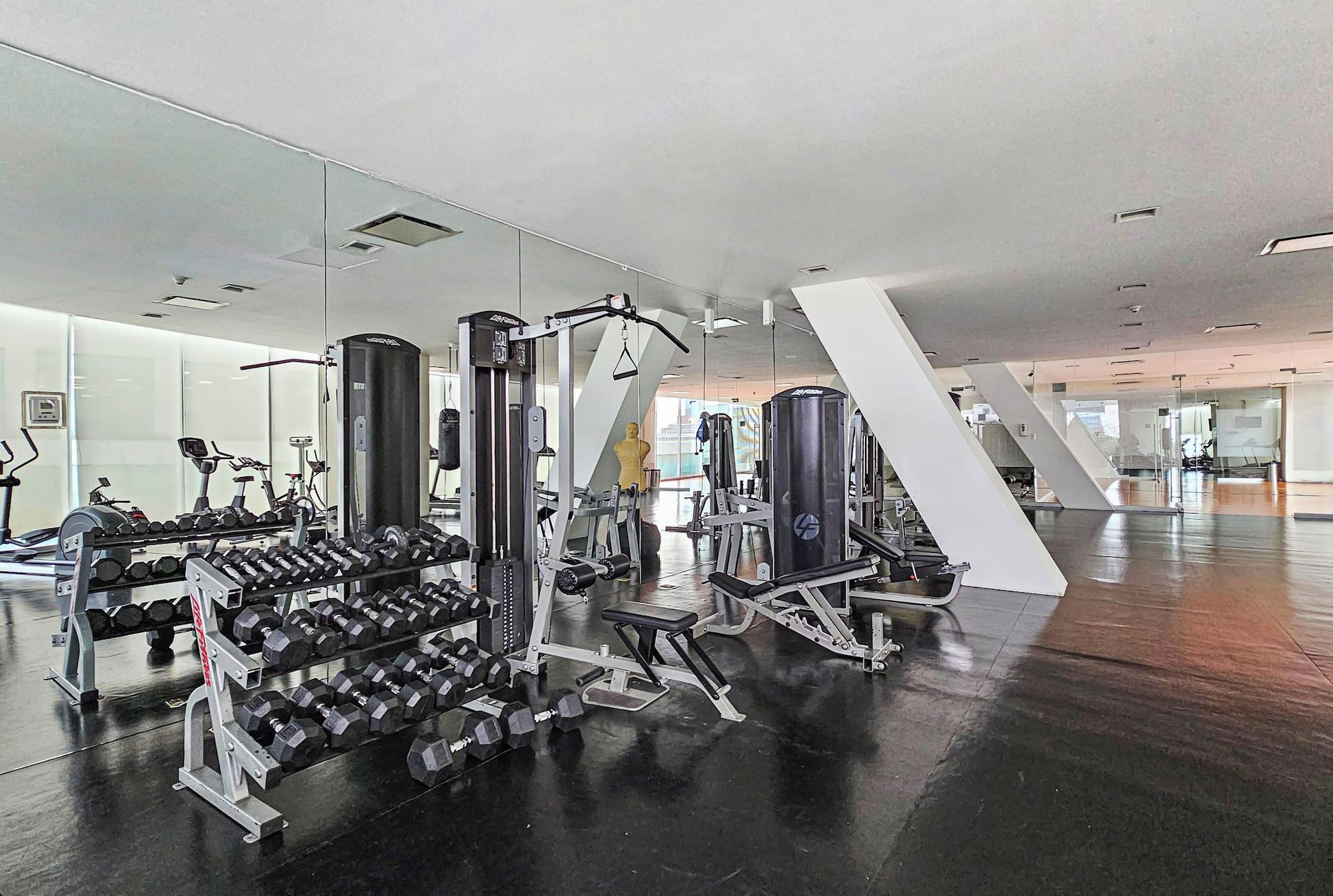 Gimnasio Casa Hamburgo by Kukun