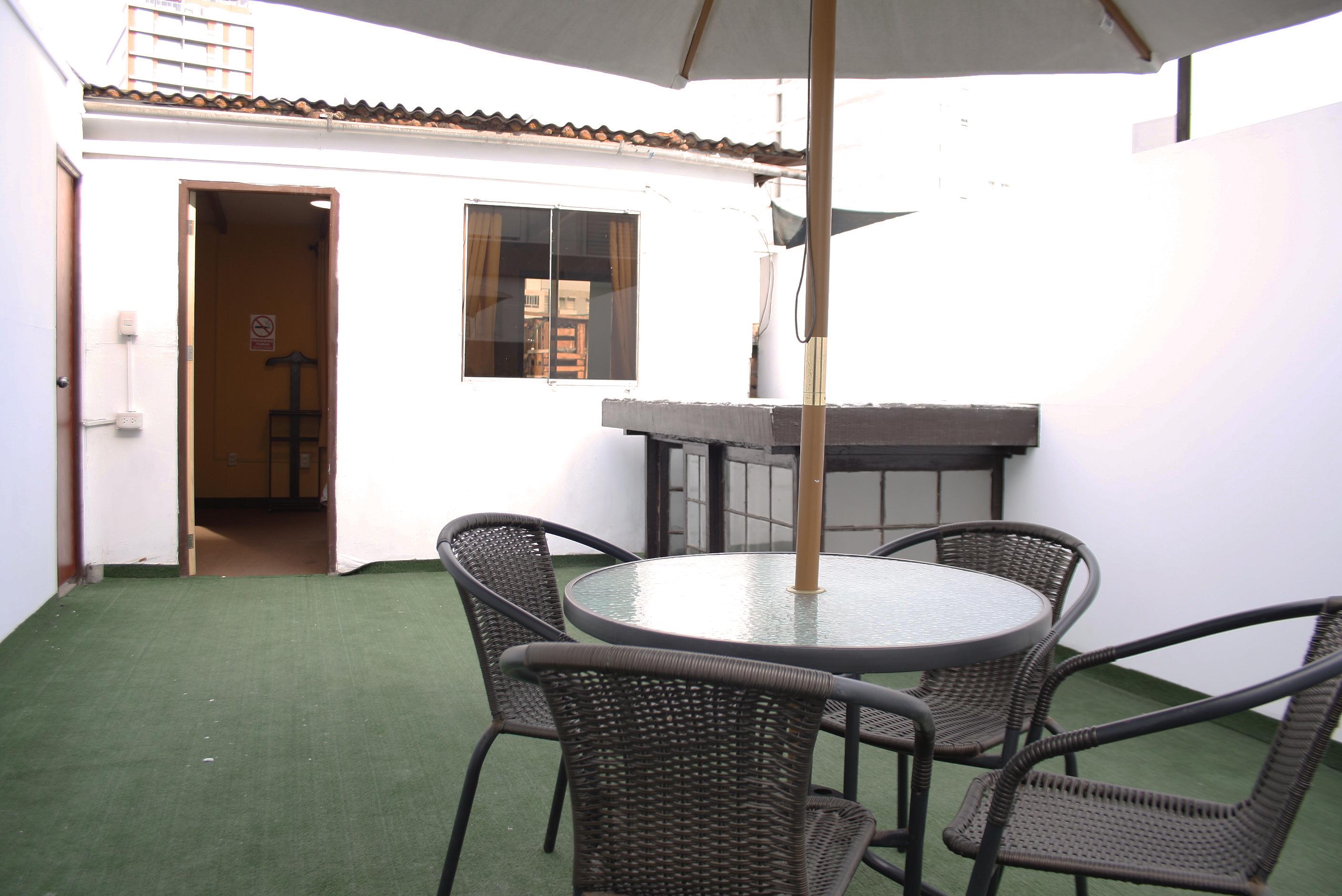 Vista Exterior Lion Backpackers