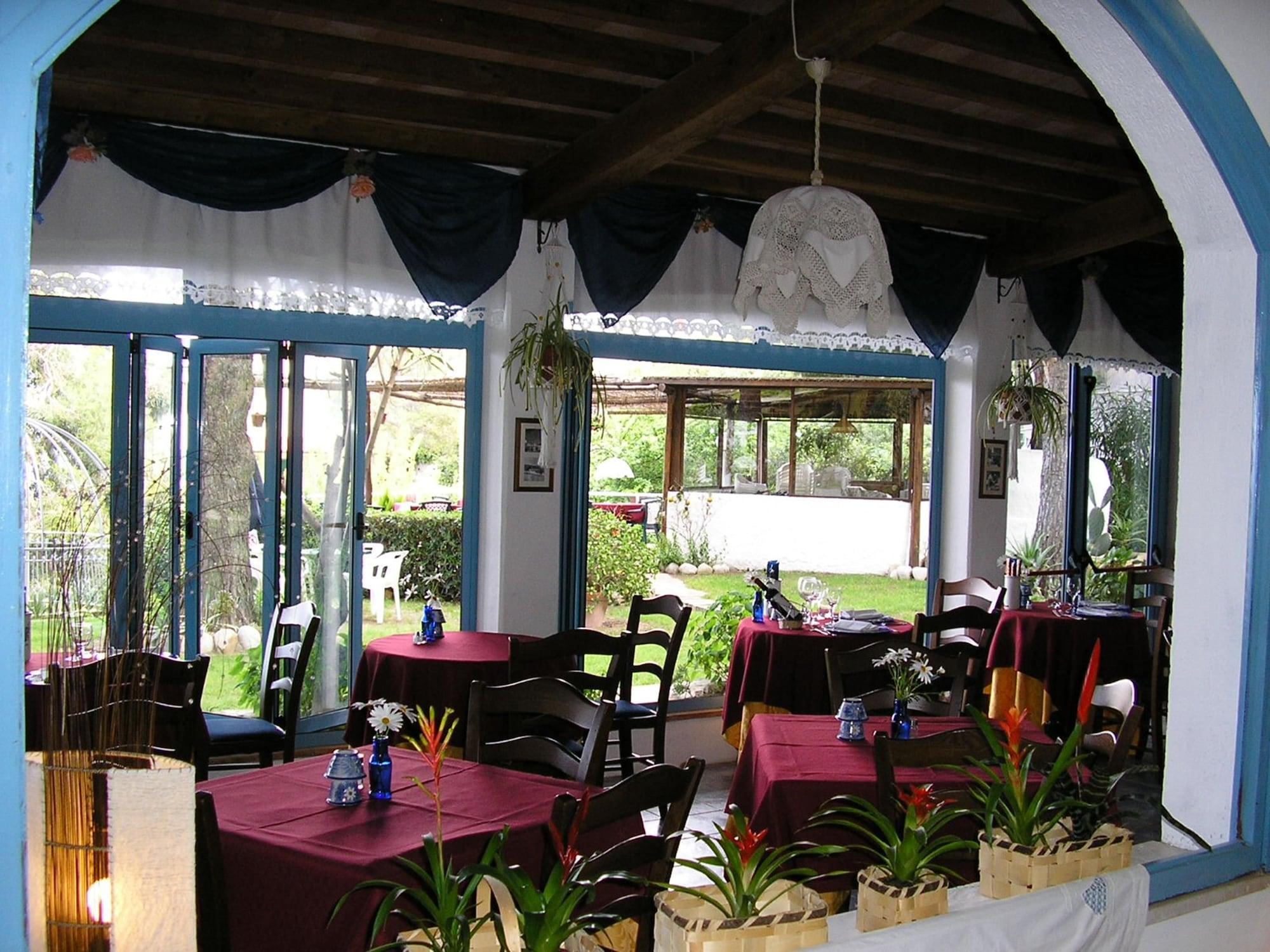 Restaurant Hôtel Sant'Andrea, The Originals Relais (Relais du Silence)