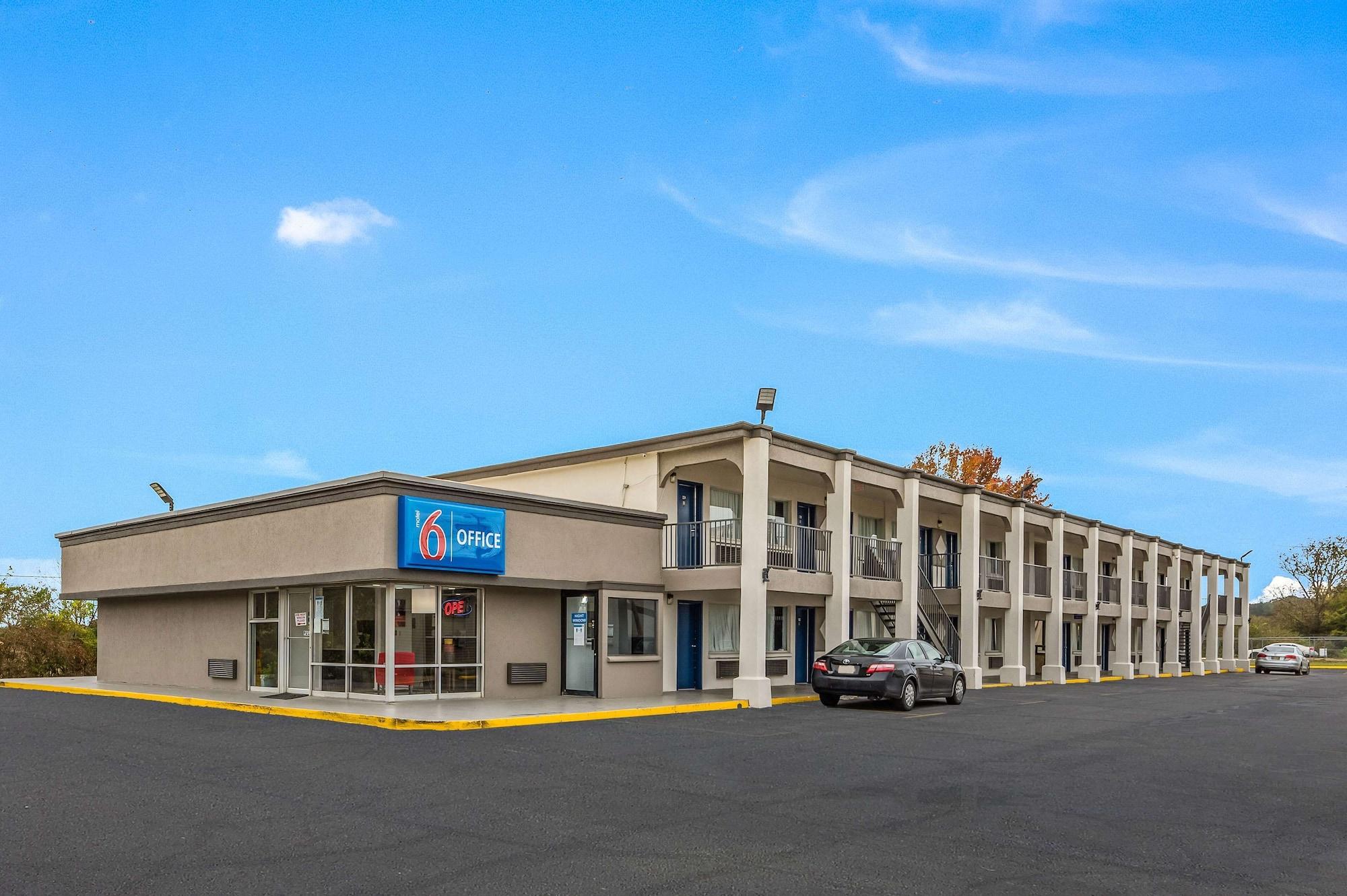 Varios Motel 6 Tupelo, MS - Downtown