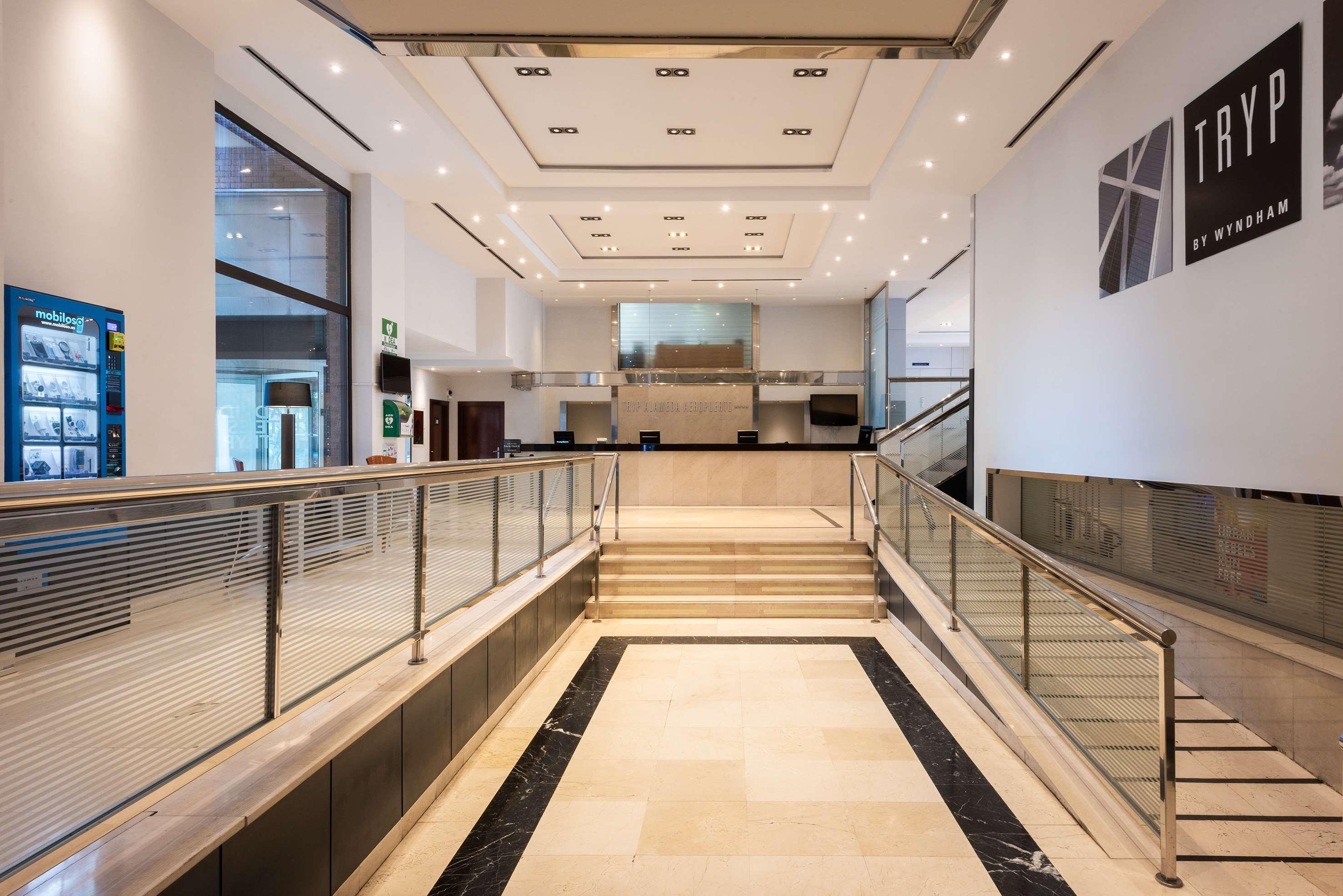 Vista Lobby Hotel Madrid Alameda Aeropuerto, Affiliated by Meliá