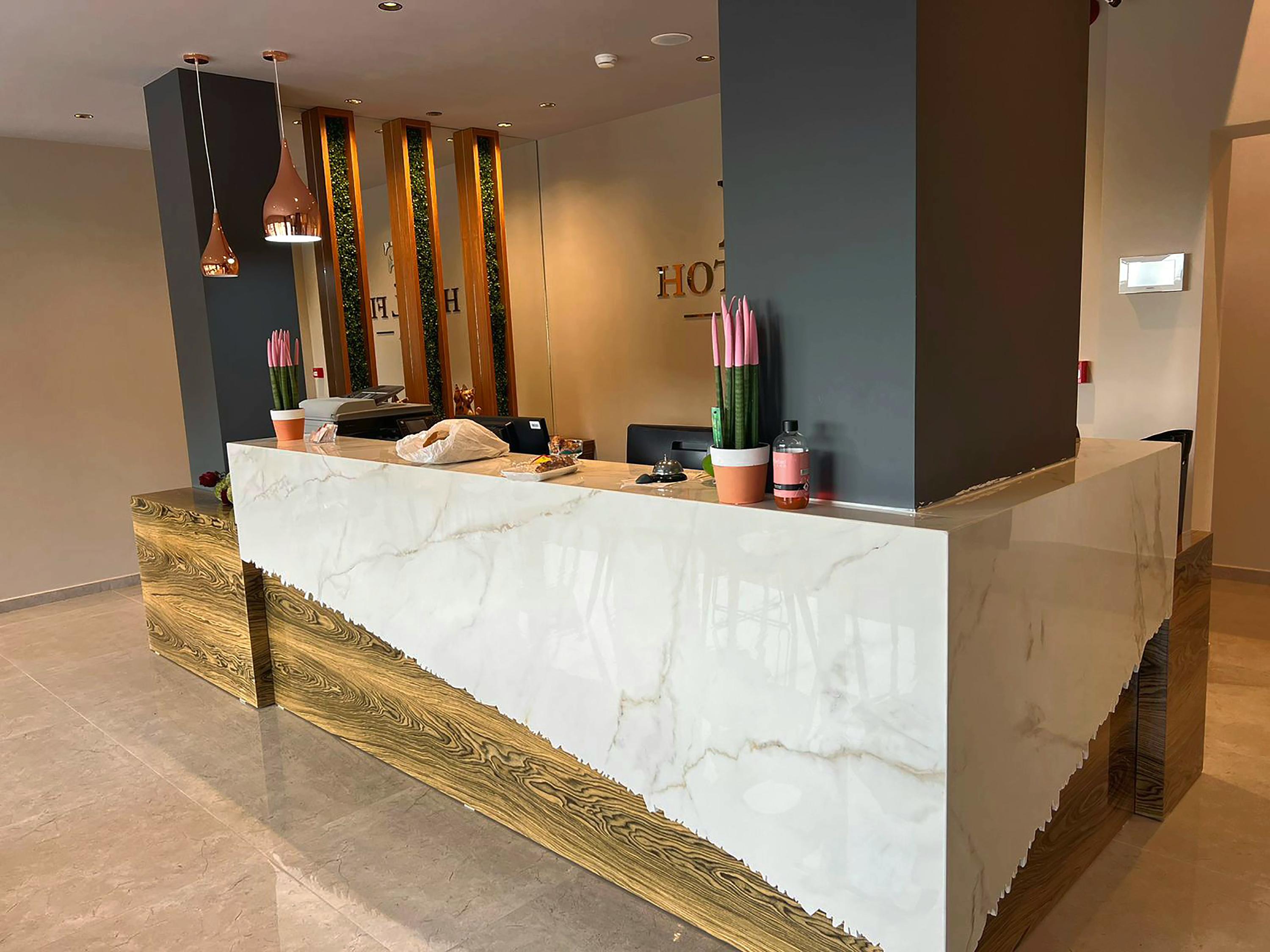 Vista Lobby Olivia's Hill Resort