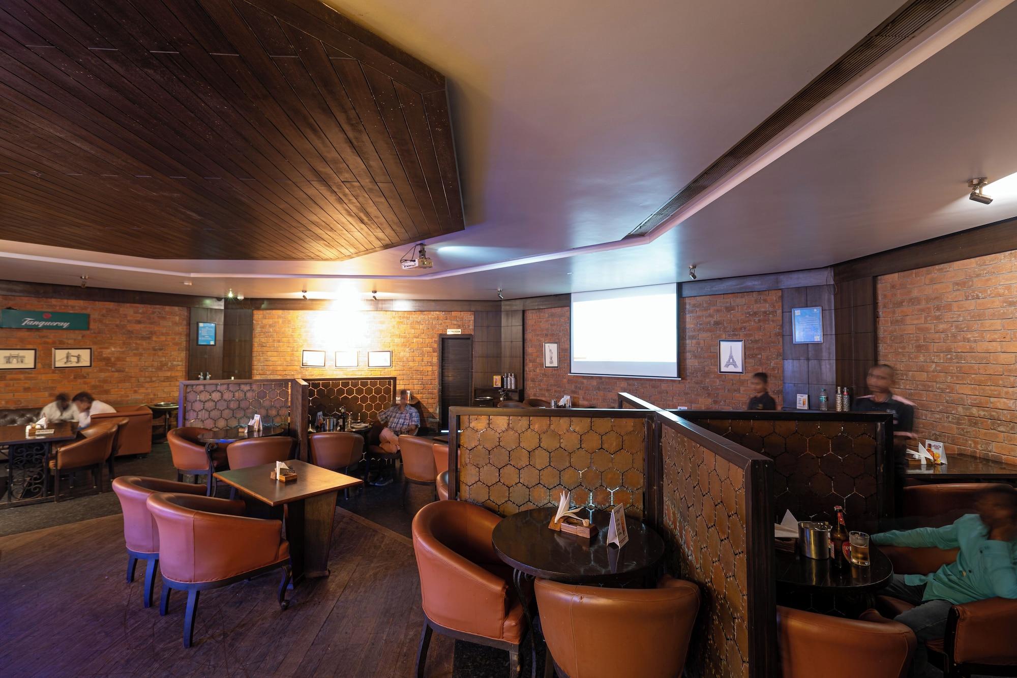 Bar/Salón Hotel Mayura