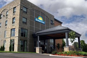 Alojamiento - Days Inn by Wyndham Levis