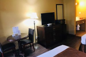 Alojamiento - SureStay Plus by Best Western San Bernardino South