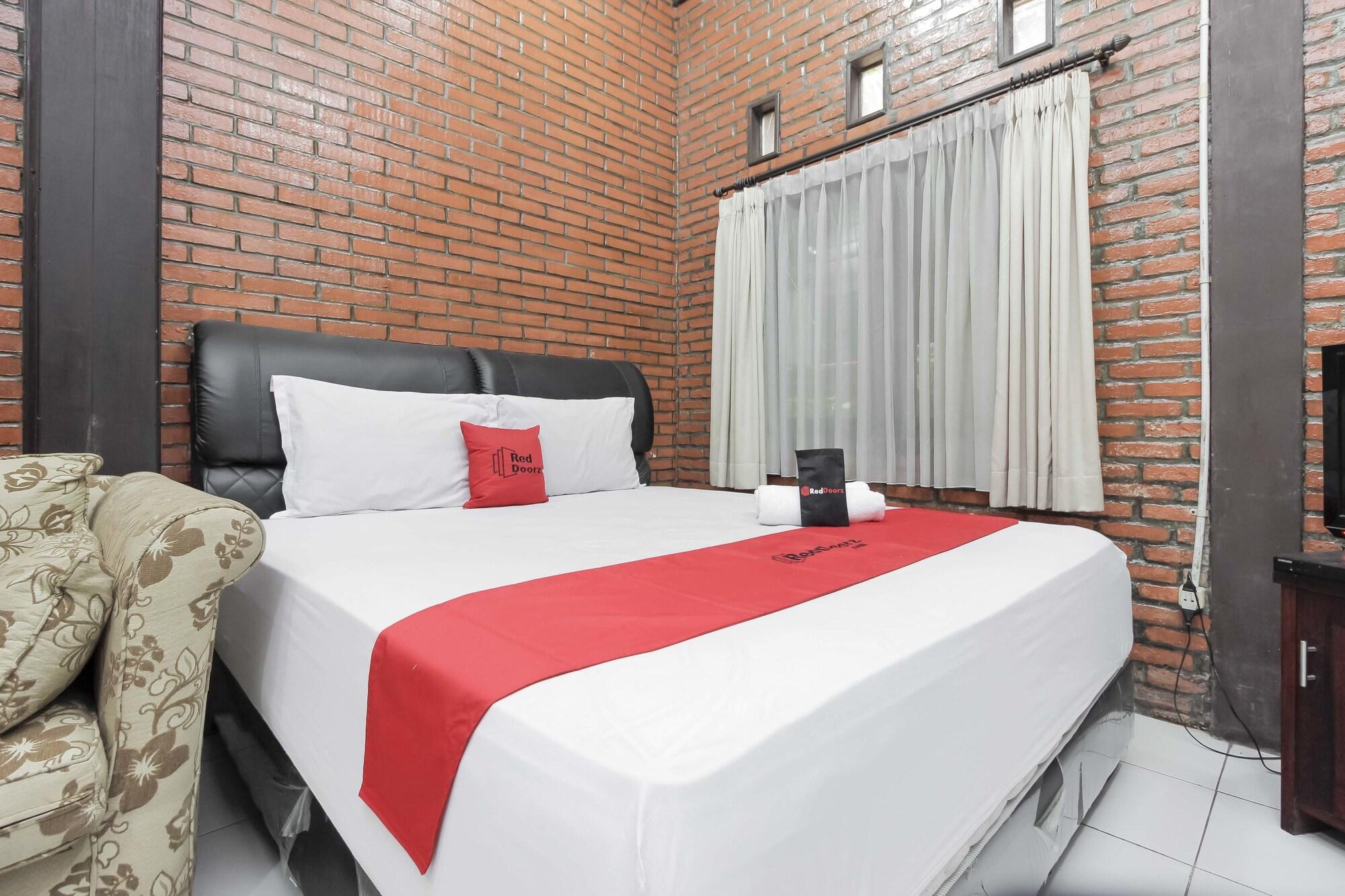 Varios RedDoorz @ Cilandak Timur