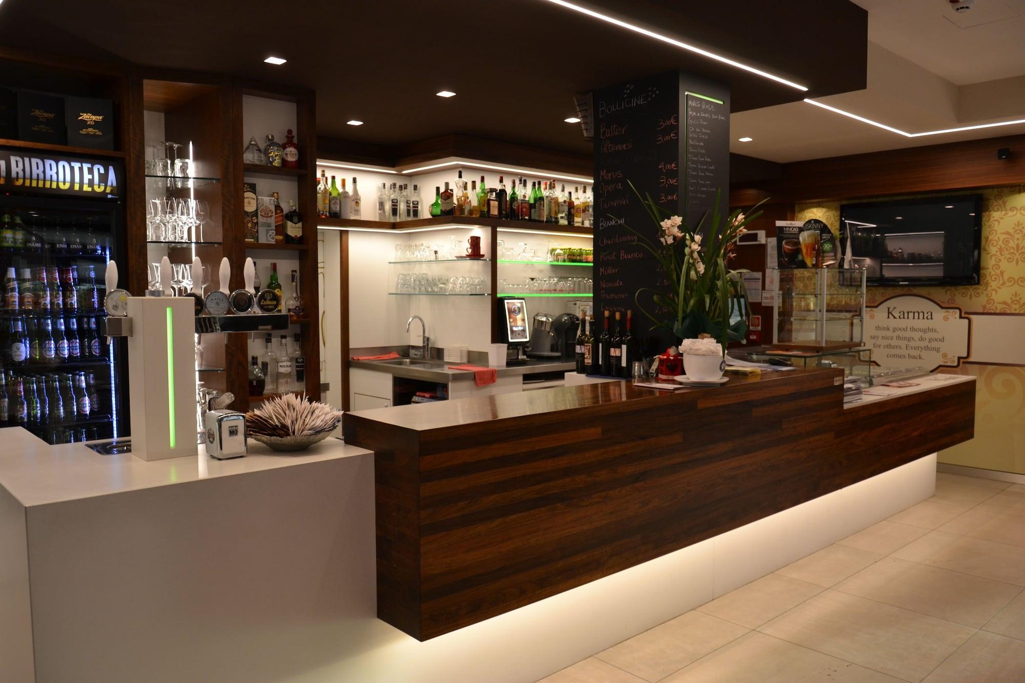 Bar/Salón Hotel Shangri-La