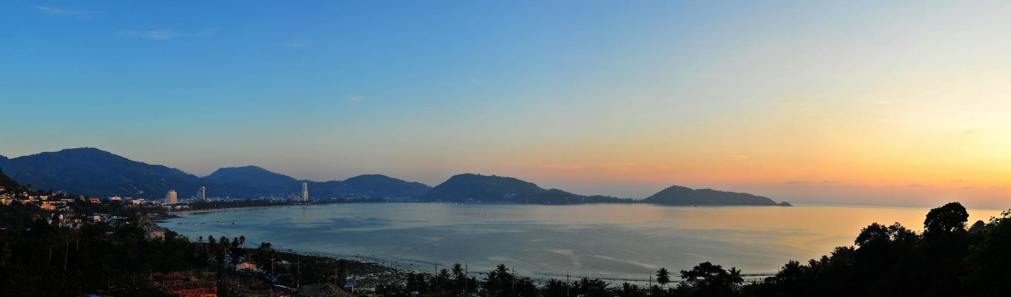 Vista Exterior The Baycliff Residence