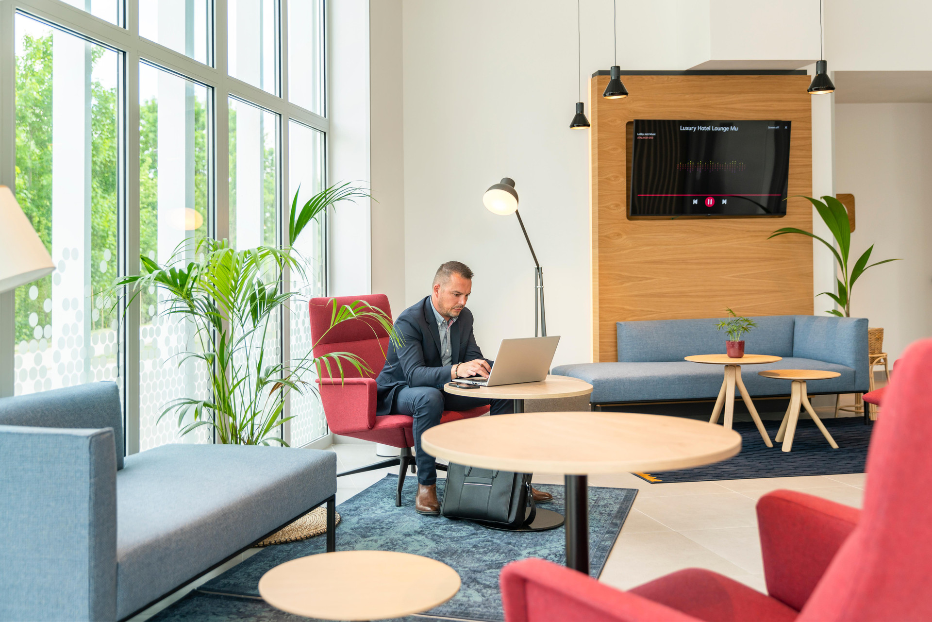 Vista Lobby Holiday Inn Express & Suites Reims Rives De Vesle