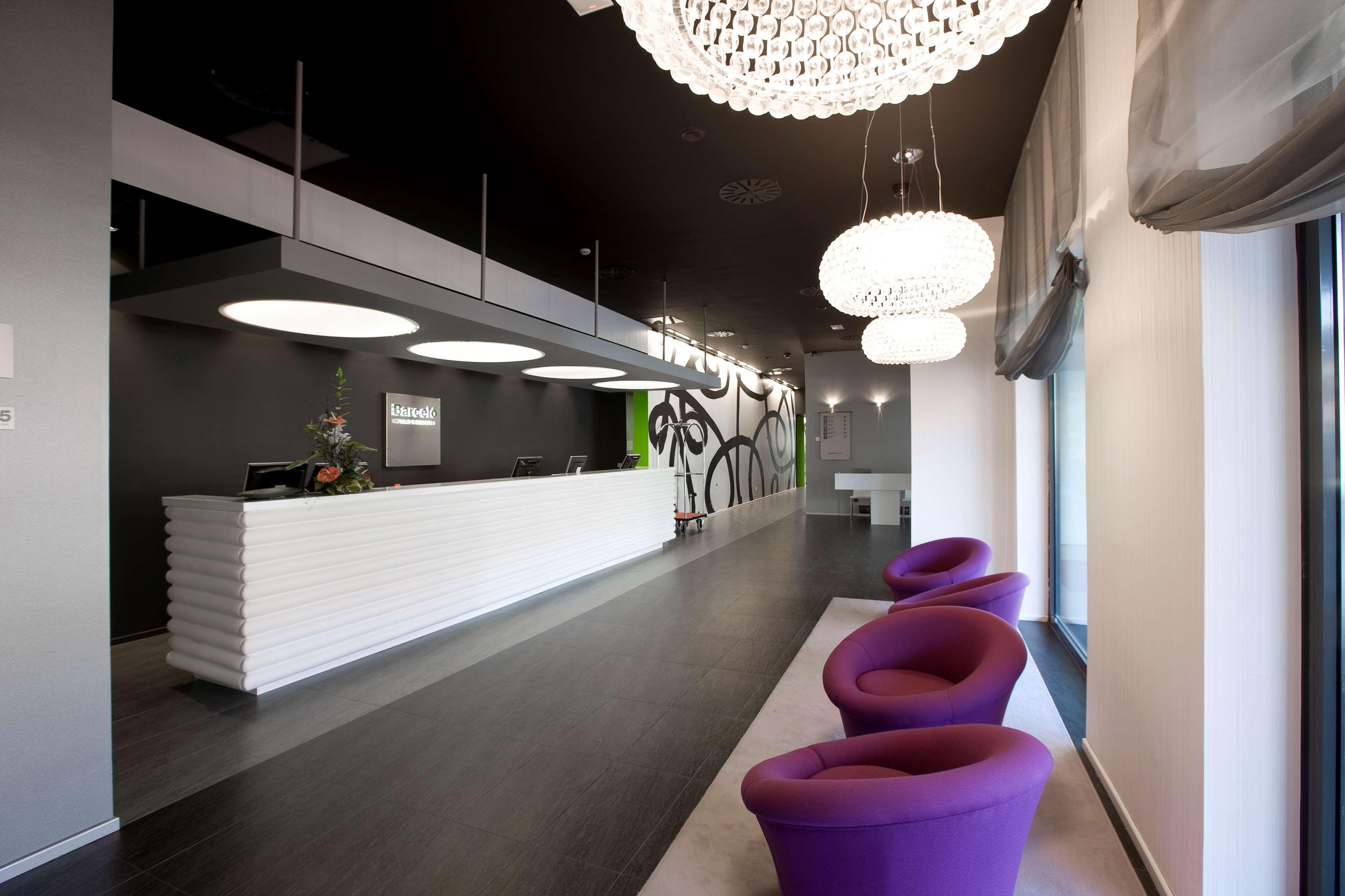 Vista Lobby Hotel Zentral Castellana Norte