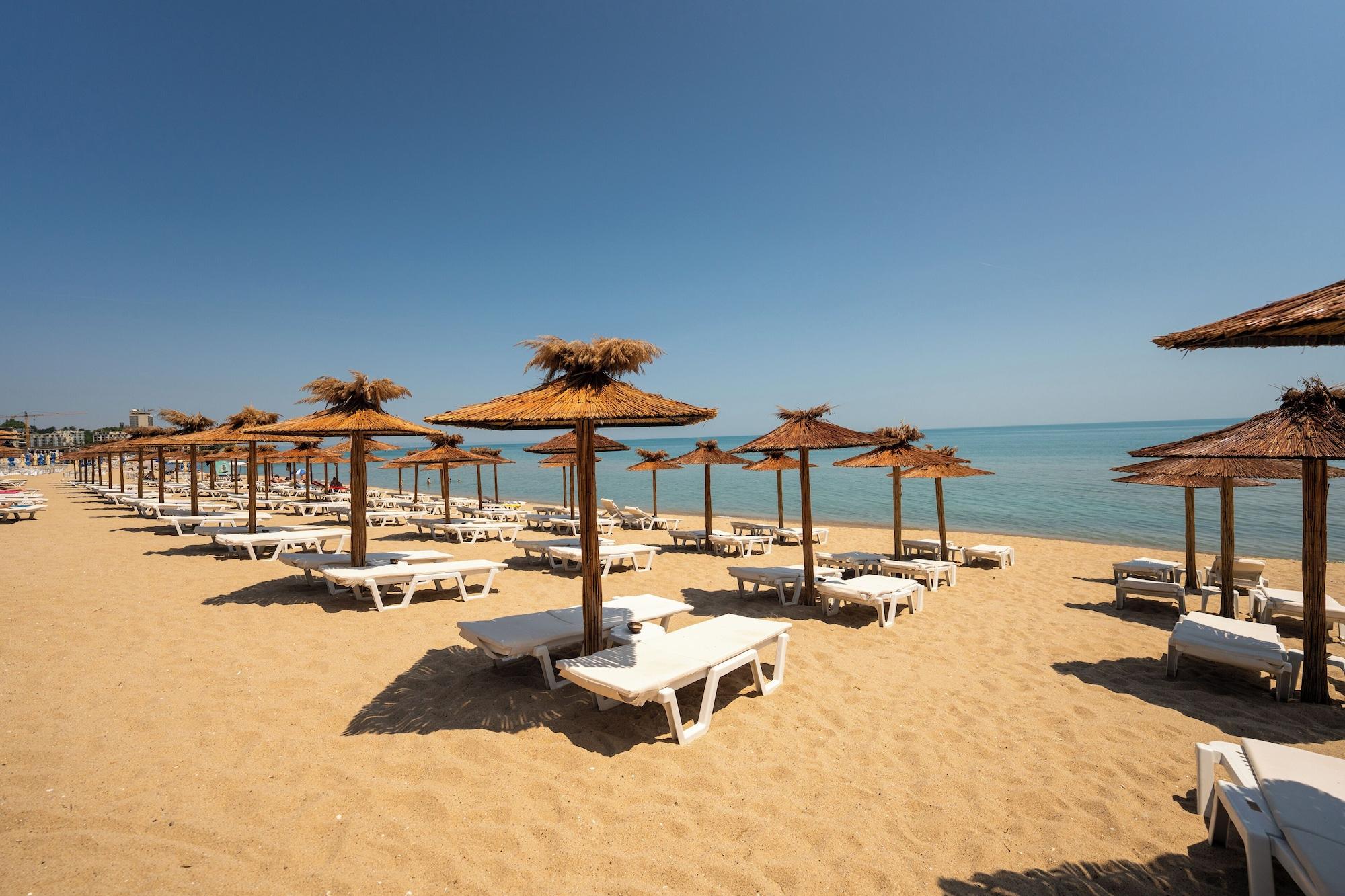 Playa Aqua View Spa Boutique Hotel