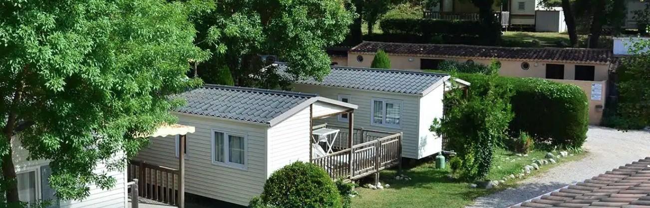 Vista Exterior Les Rives Du Loup - Camping & Hotel