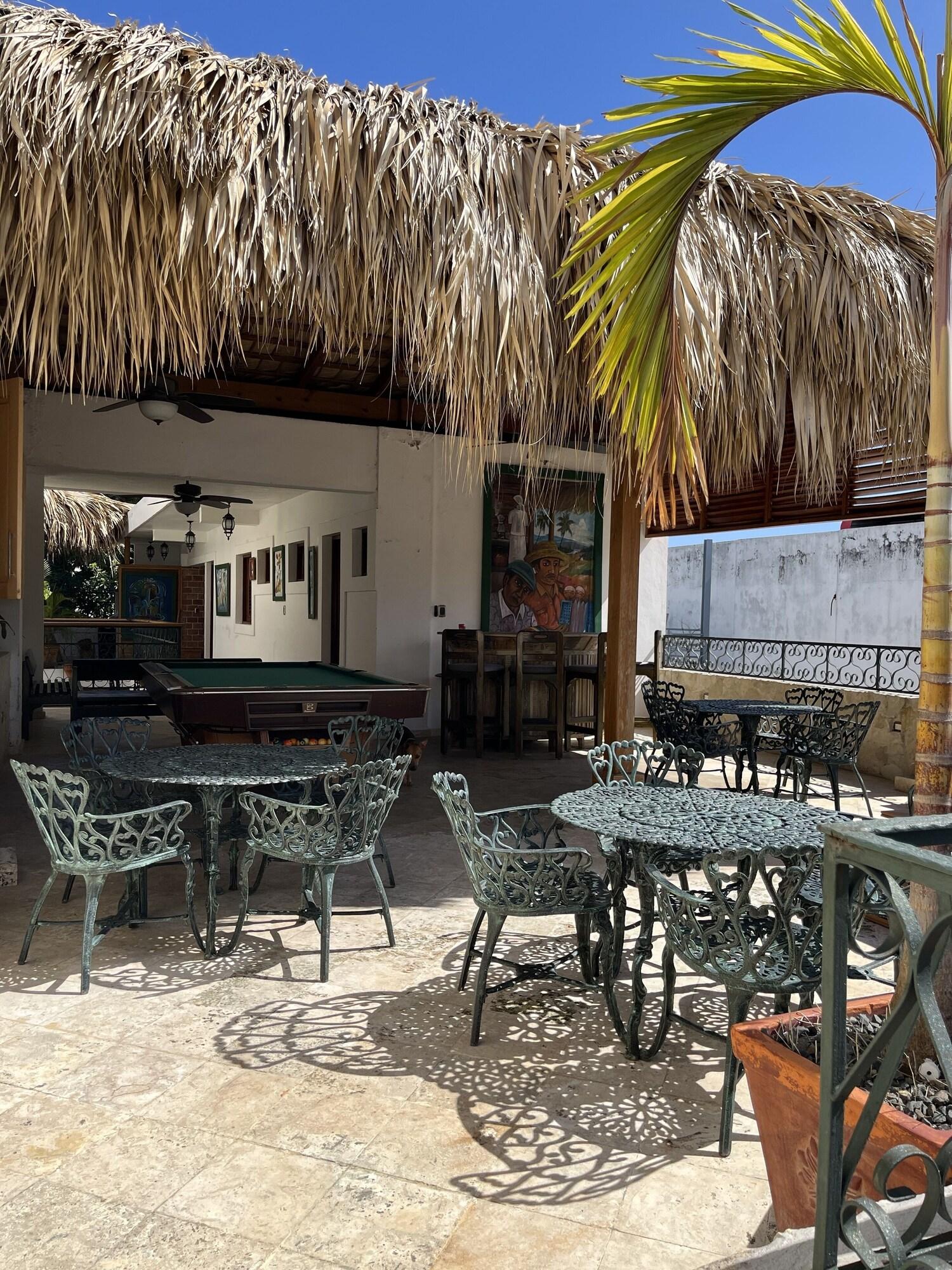 Varios EatWise GuestHouse