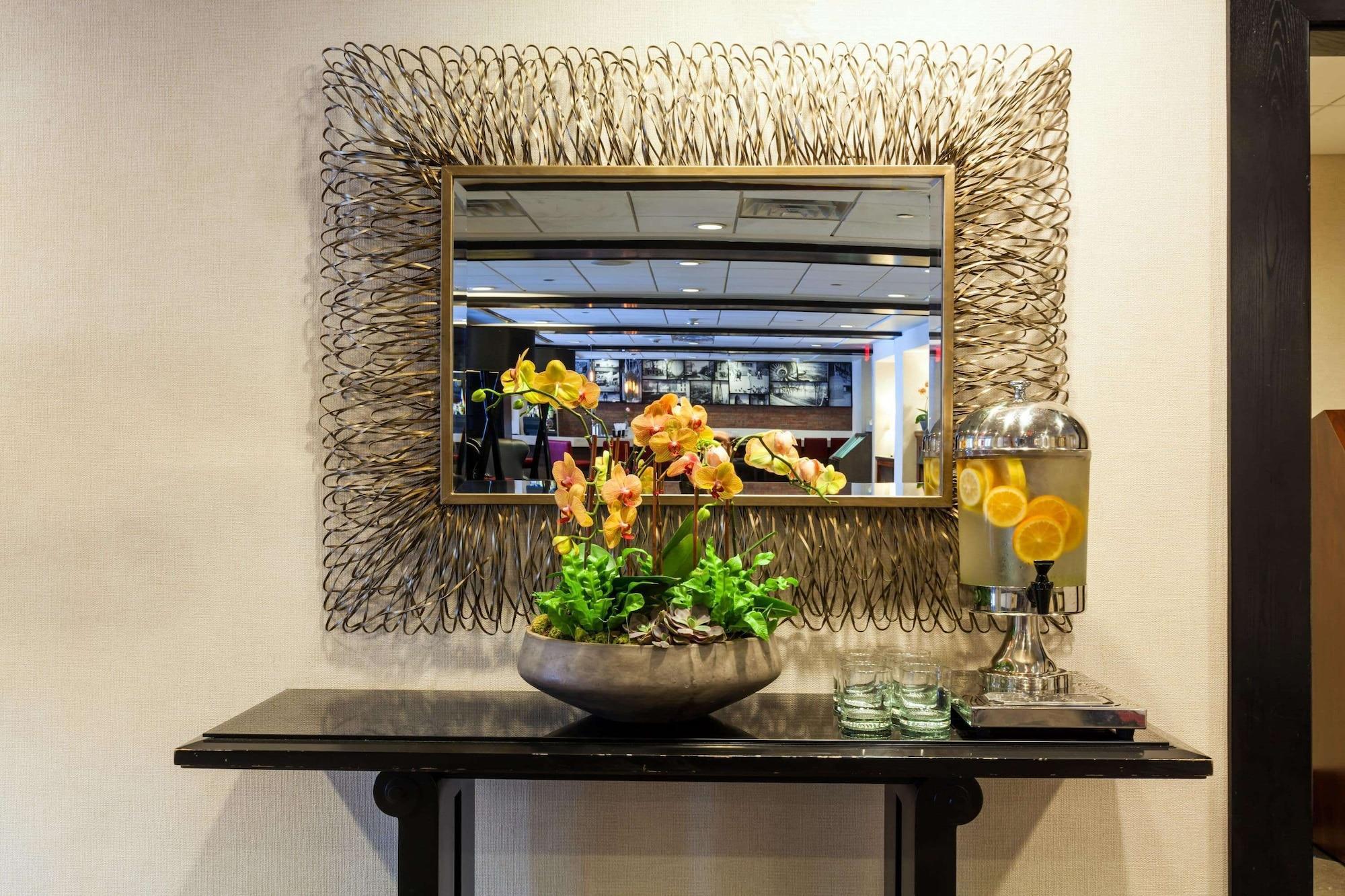 Vista Lobby Wyndham Boston Beacon Hill