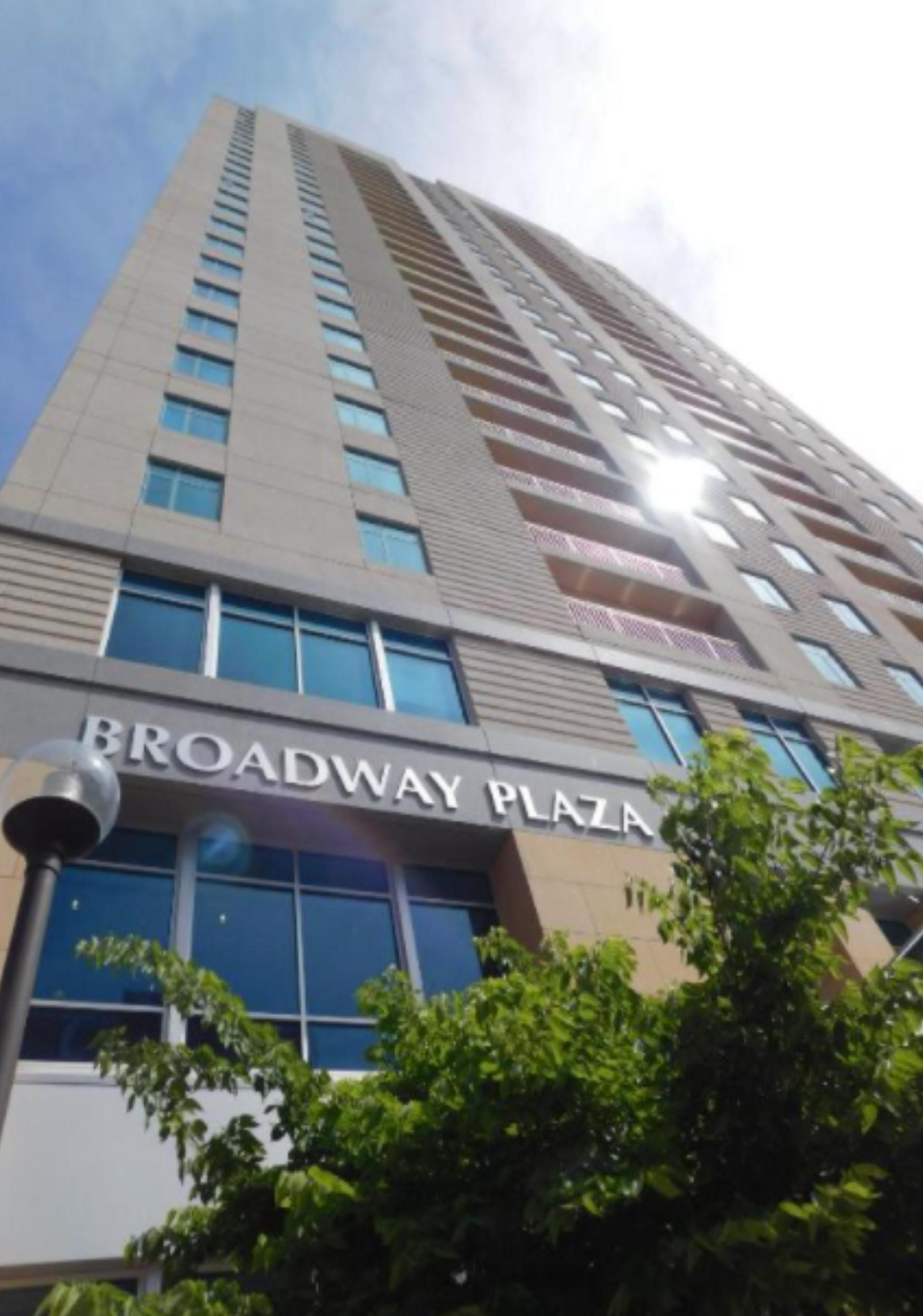 Vista Exterior Broadway Plaza Trademark Collection By Wyndham