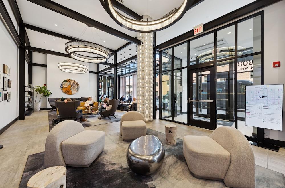 Vista Lobby Kasa River North Chicago