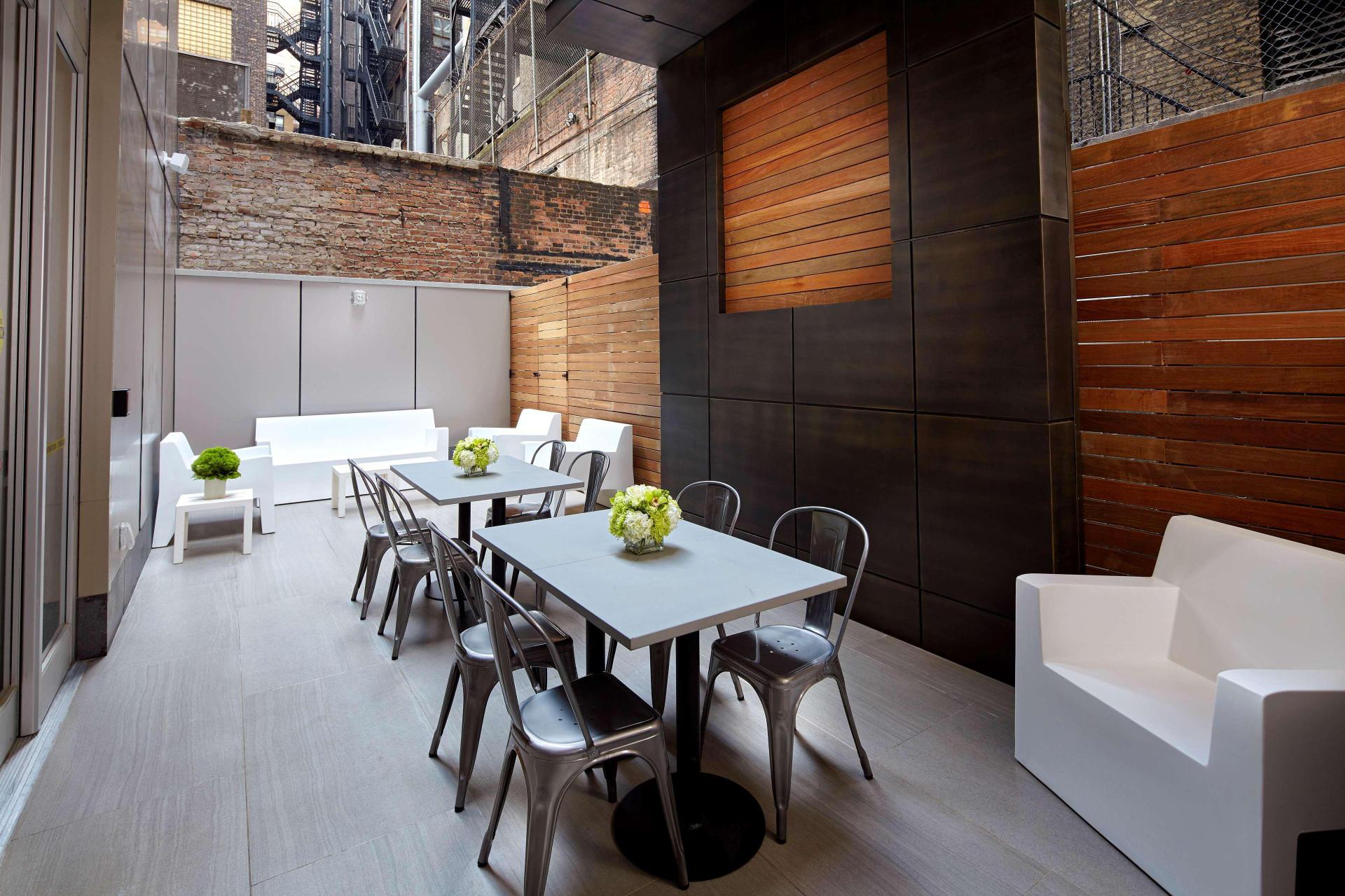 Bar/Salón Hilton Garden Inn New York Times Square North