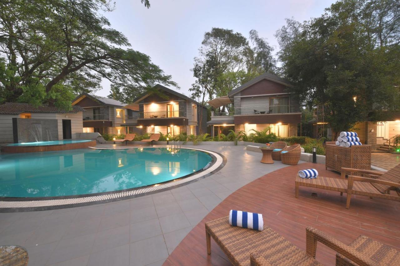 Vista Exterior Arova Woods Zinc Journey