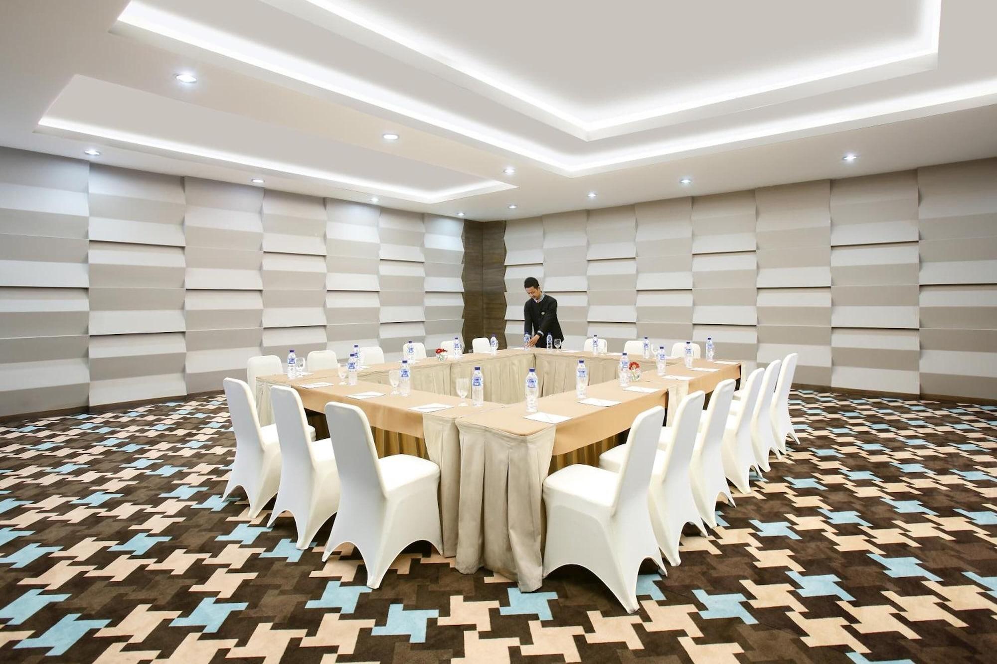 Sala de Reuniones Hotel Santika Kelapa Gading