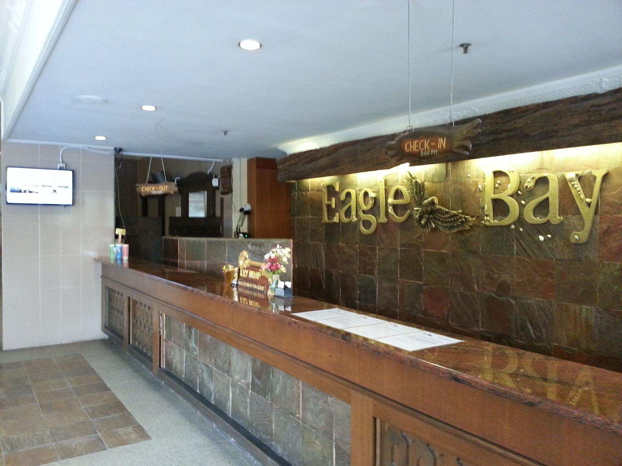 Vista Lobby Eagle Bay Hotel